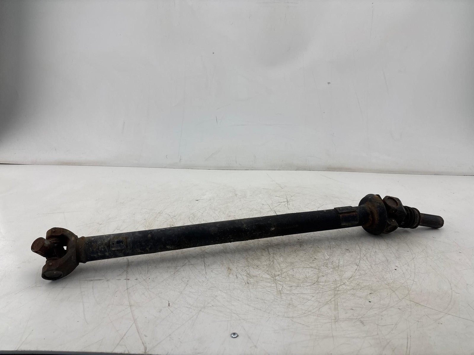 2011-2019 Chevrolet Silverado 2500 Front Drive Shaft Driveshaft Propeller OEM