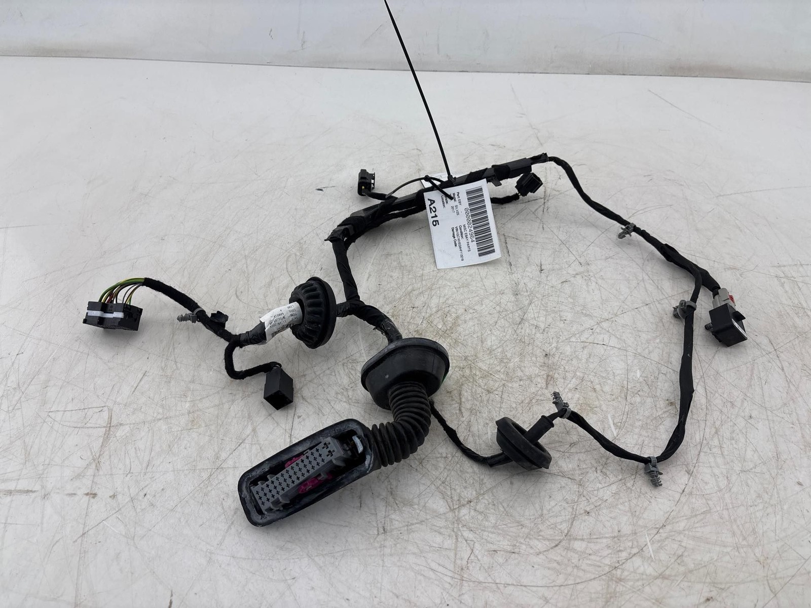 2015-2019 Chevrolet Silverado 2500 Front Right Door Wiring Harness OEM 84125560