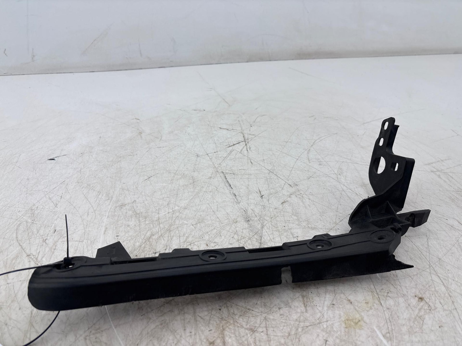 2008-2010 Porsche Cayenne Bumper Right Side Mount Support Bracket OEM