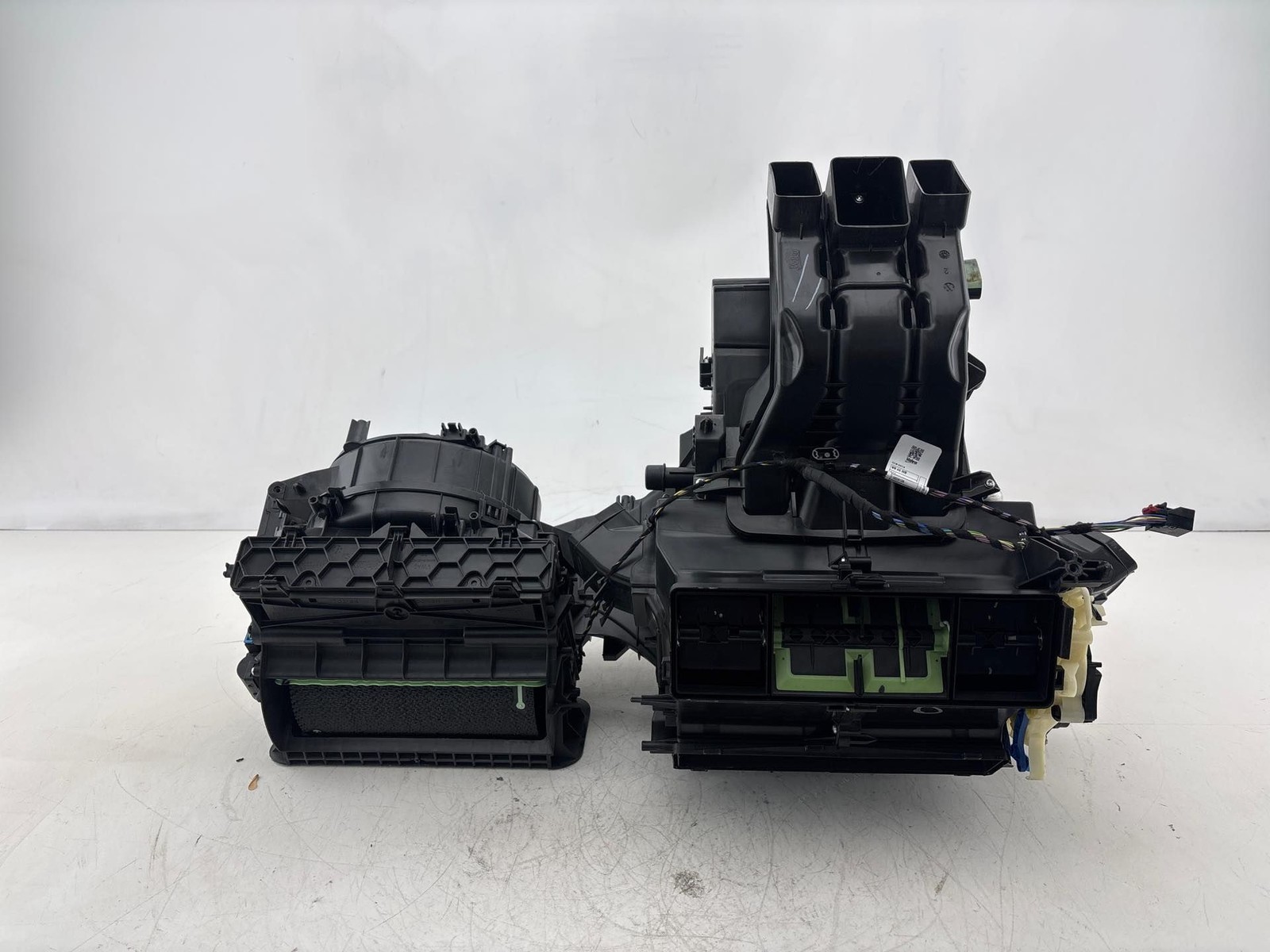 15-19 Volkswagen Golf GTI HVAC AC Climate Heater Blower Motor Housing Box OEM