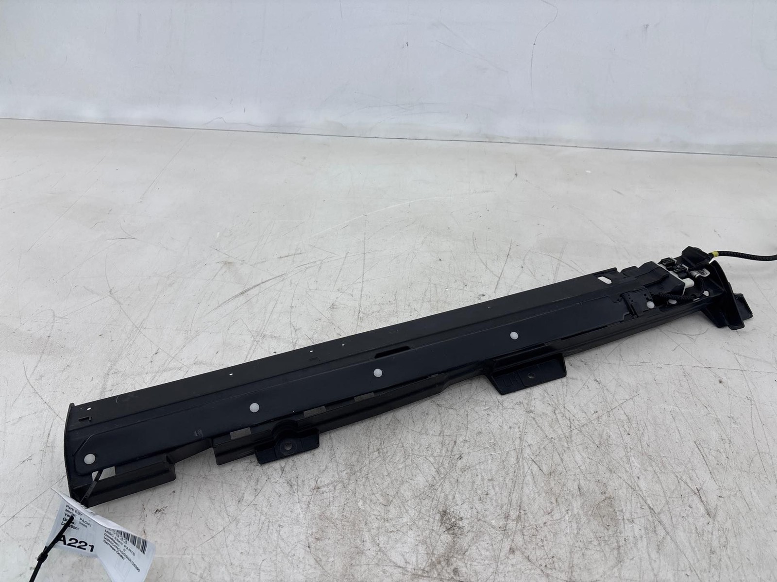 2017-2025 Chrysler Pacifica Rear Left Power Sliding Door Hands Free Assembly OEM