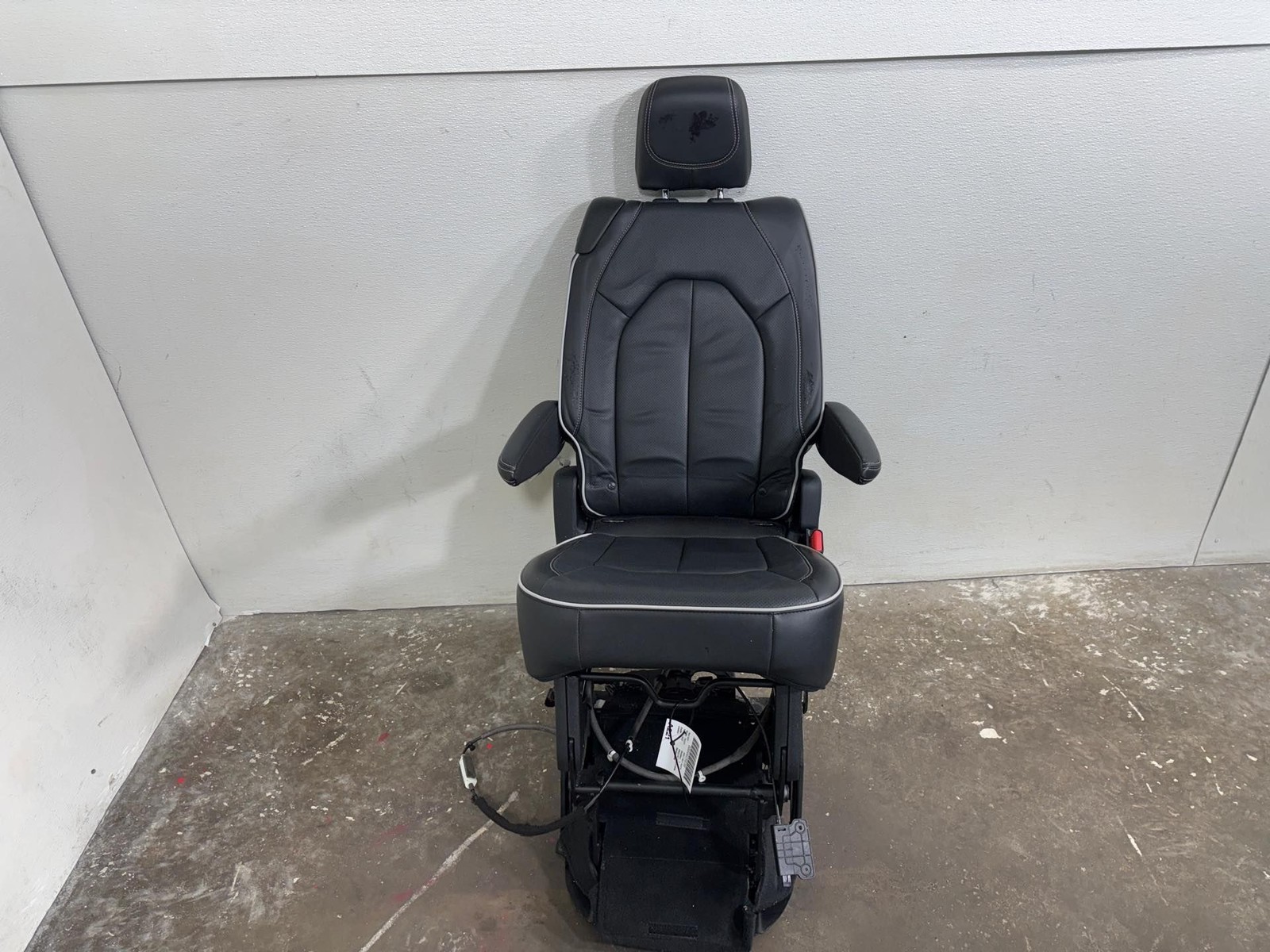 2017 - 2025 Chrysler Pacifica Rear 2Rd Row Right Side Seat Assembly OEM