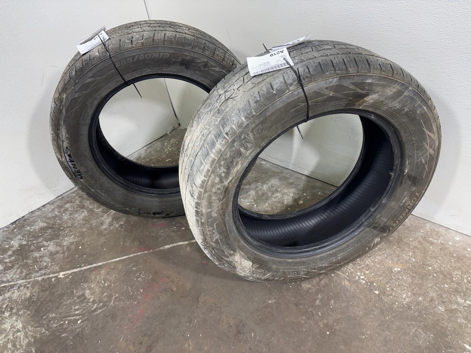 Set of (2) Used Tire 255/60R19 Fortune Tormenta H/T FSR305 109H - 5/32