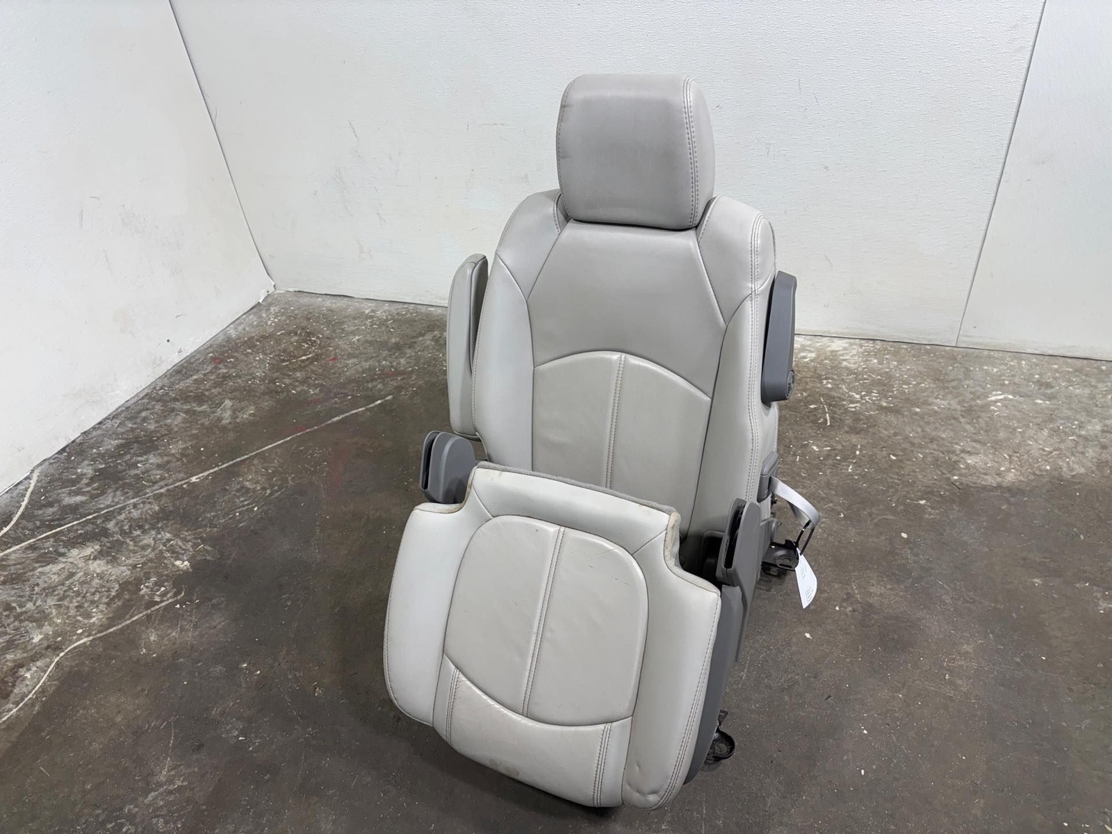 2013 - 2016 GMC Acadia Rear 2Rd Row Left Seat Assembly OEM