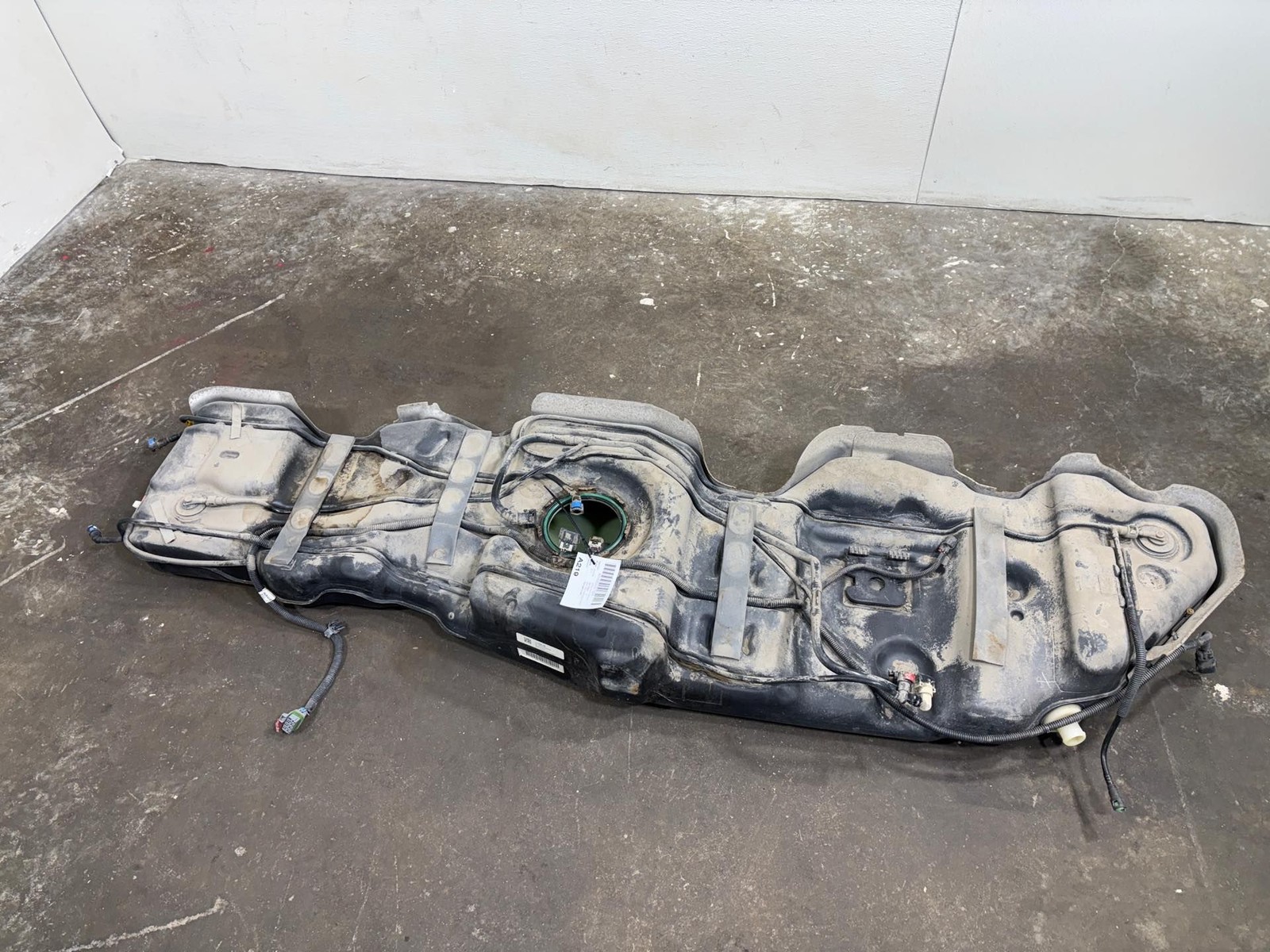 2007 - 2017 GMC Acadia 3.6L Fuel Gas Tank Storage Reservoir OEM