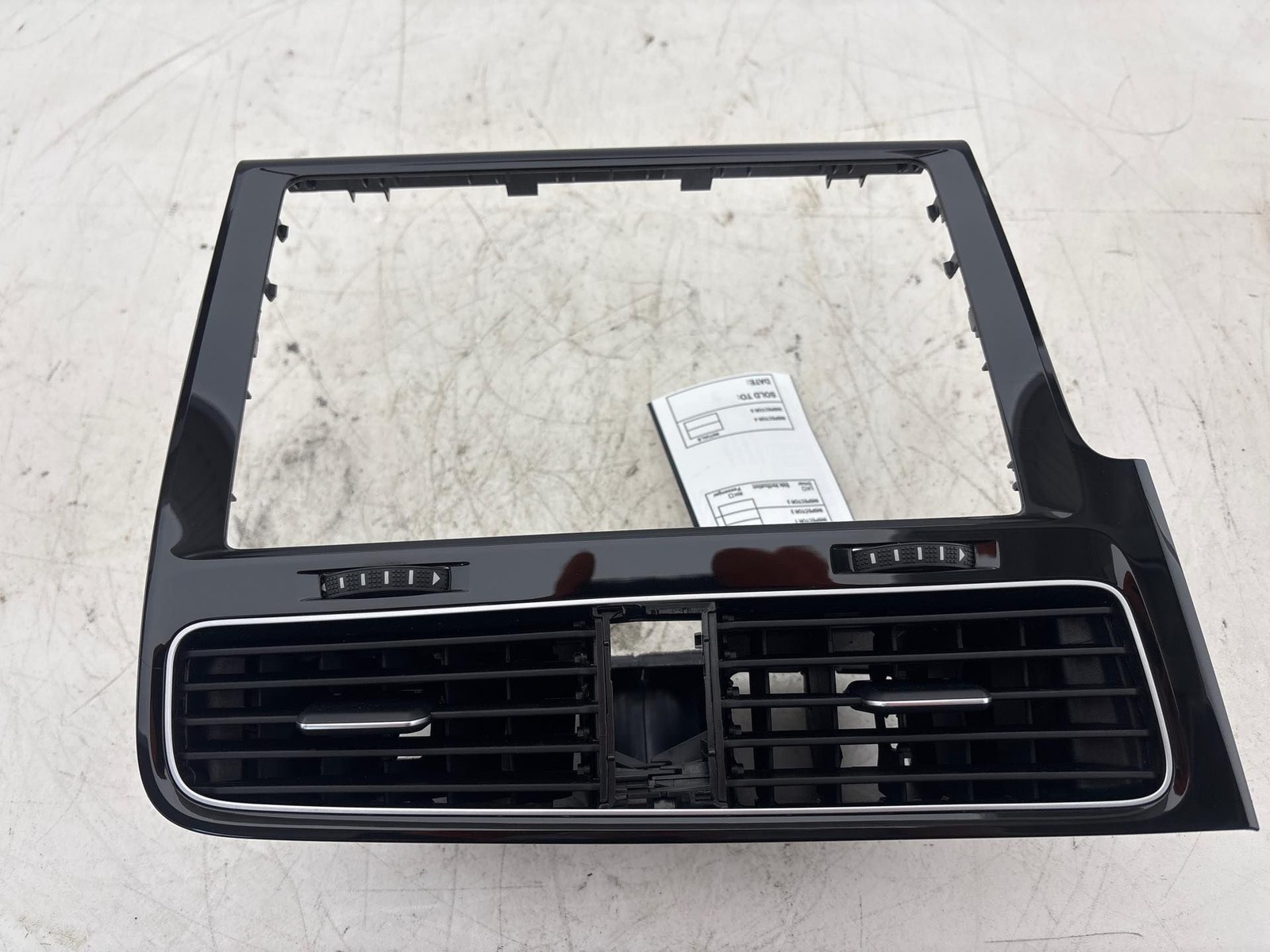 18-21 Volkswagen Golf GTI Dash Center Trim Cover W/ Air Vent Grille Panel OEM
