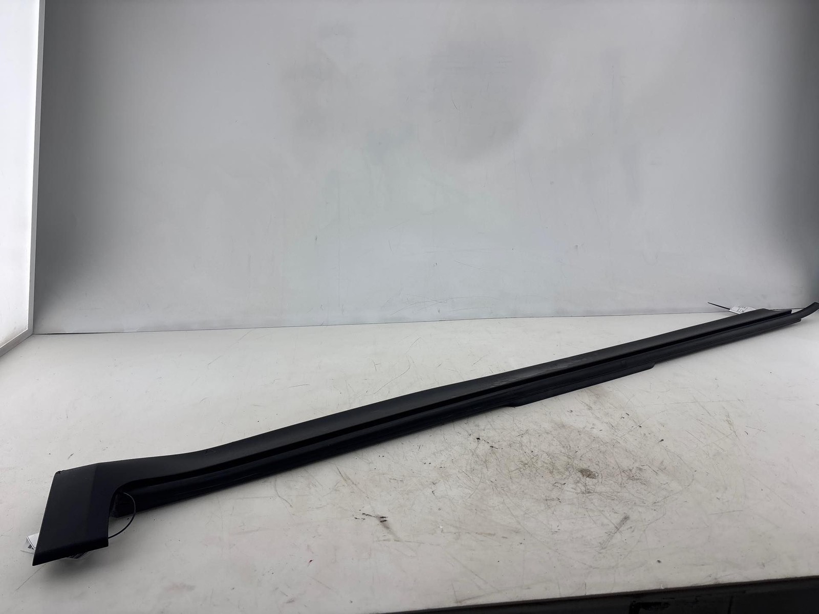 2013 - 2017 GMC Acadia Right Side Rocker Molding Panel OEM