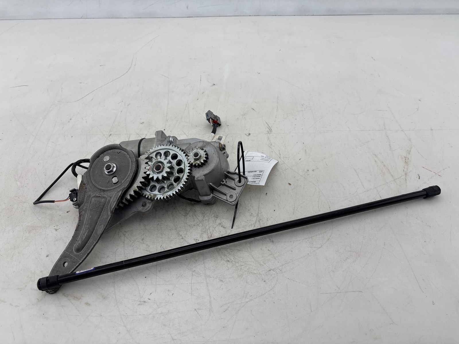 2010 - 2016 GMC Acadia Rear Tailgate Liftgate Lock Latch Actuator OEM