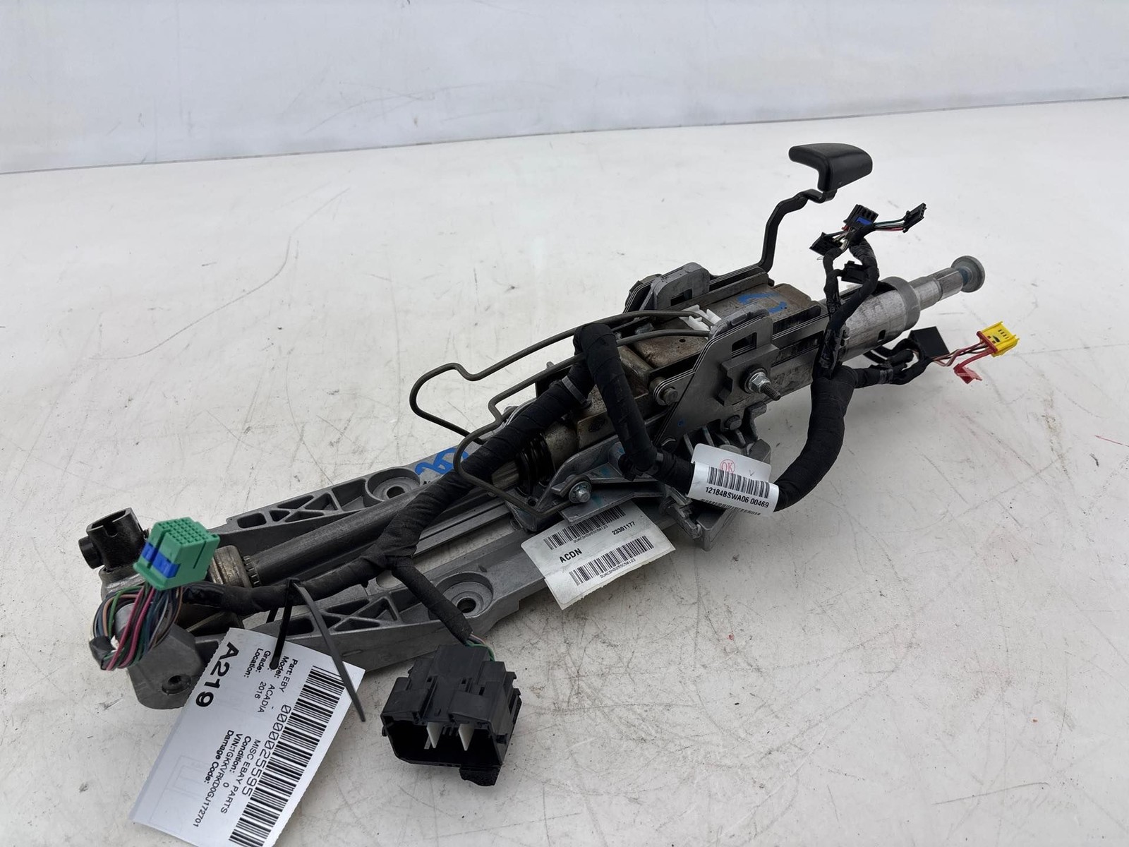 2007 - 2017 GMC Acadia Steering Column W/ Manual Tilt Adjust OEM