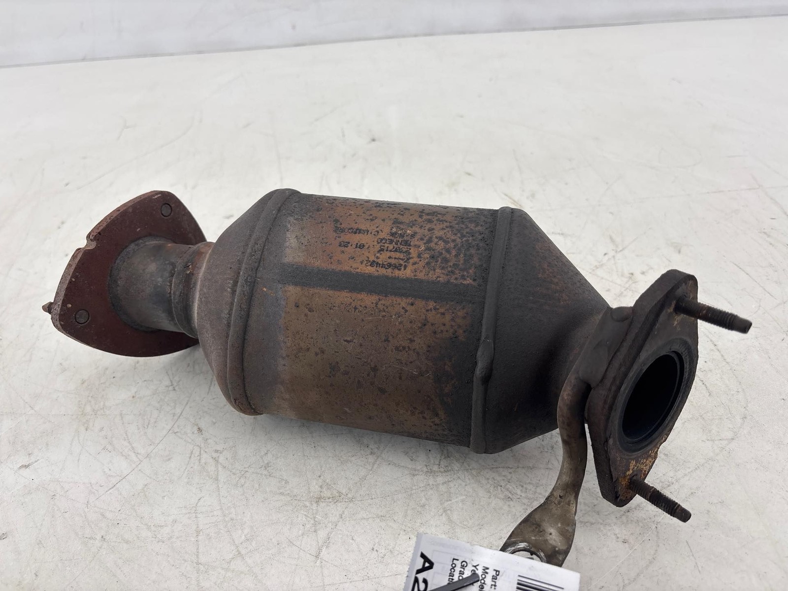 2016 - 2017 GMC Acadia 3.6L Left Exhaust Catalytic Converter OEM