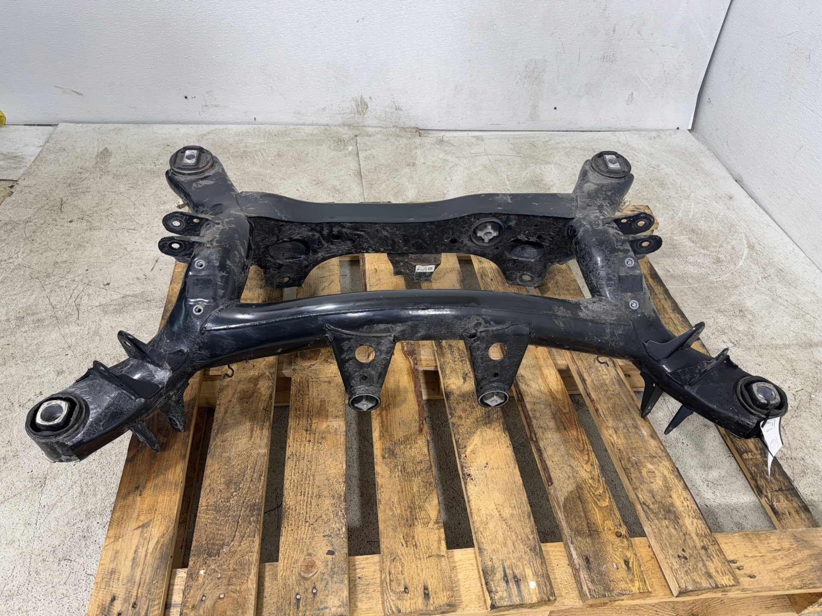 2014 - 2018 Bmw F30 328 320 Rear Frame Subframe Crossmember Cradle Carrier Oem