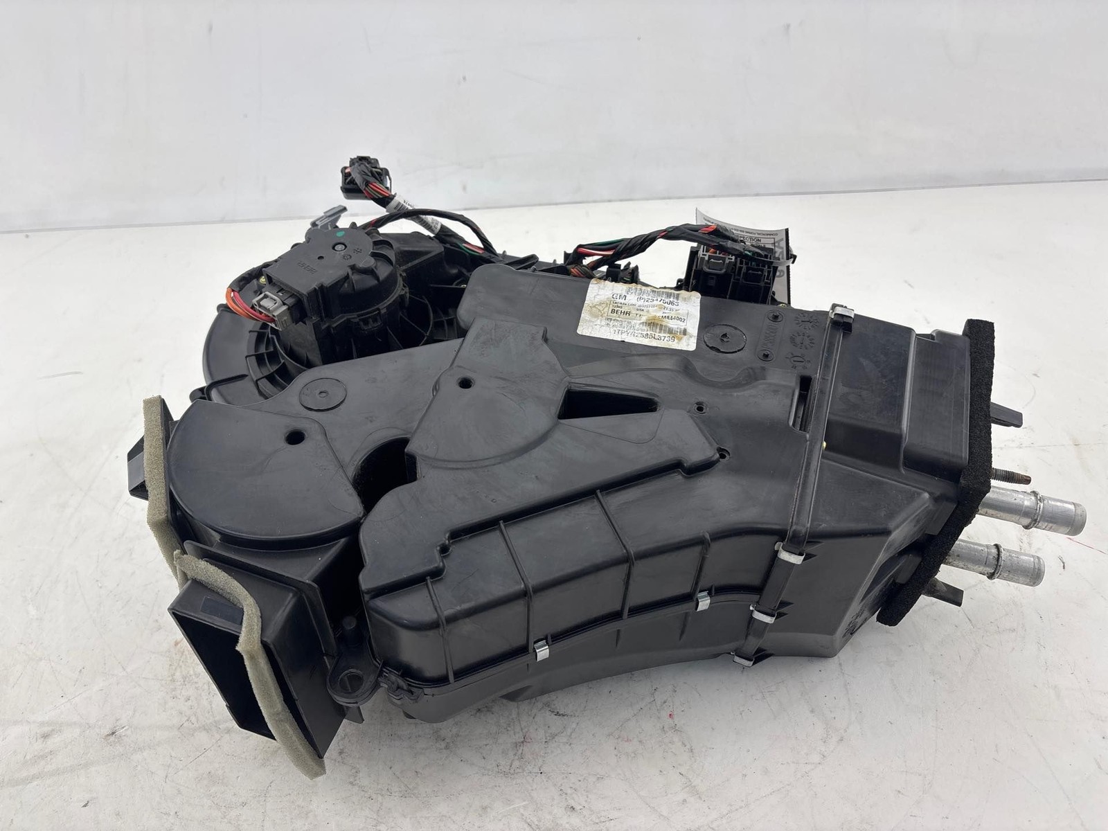 2007-2017 GMC Acadia Rear HVAC Ac Heater Blower Motor Evaporator Housing OEM