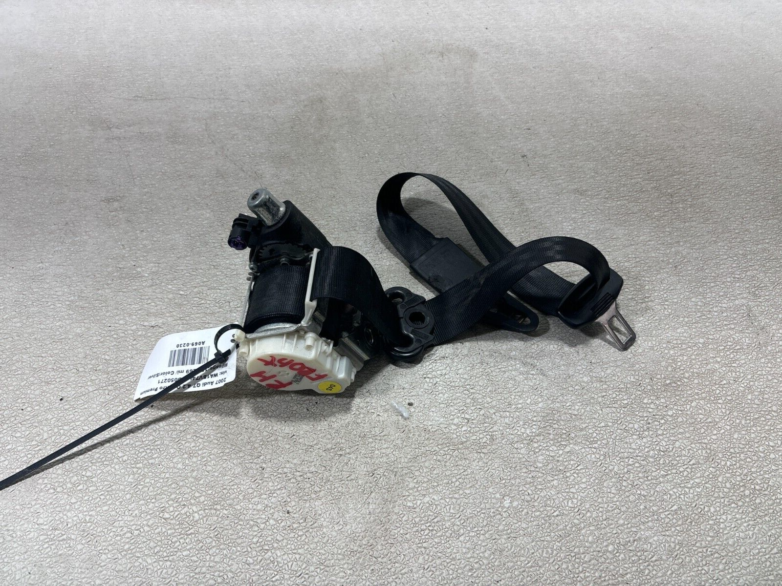 2007-2015 Audi Q7 4.2L Front Right Side Seatbelt Retractor Black Oem 4L1857706A