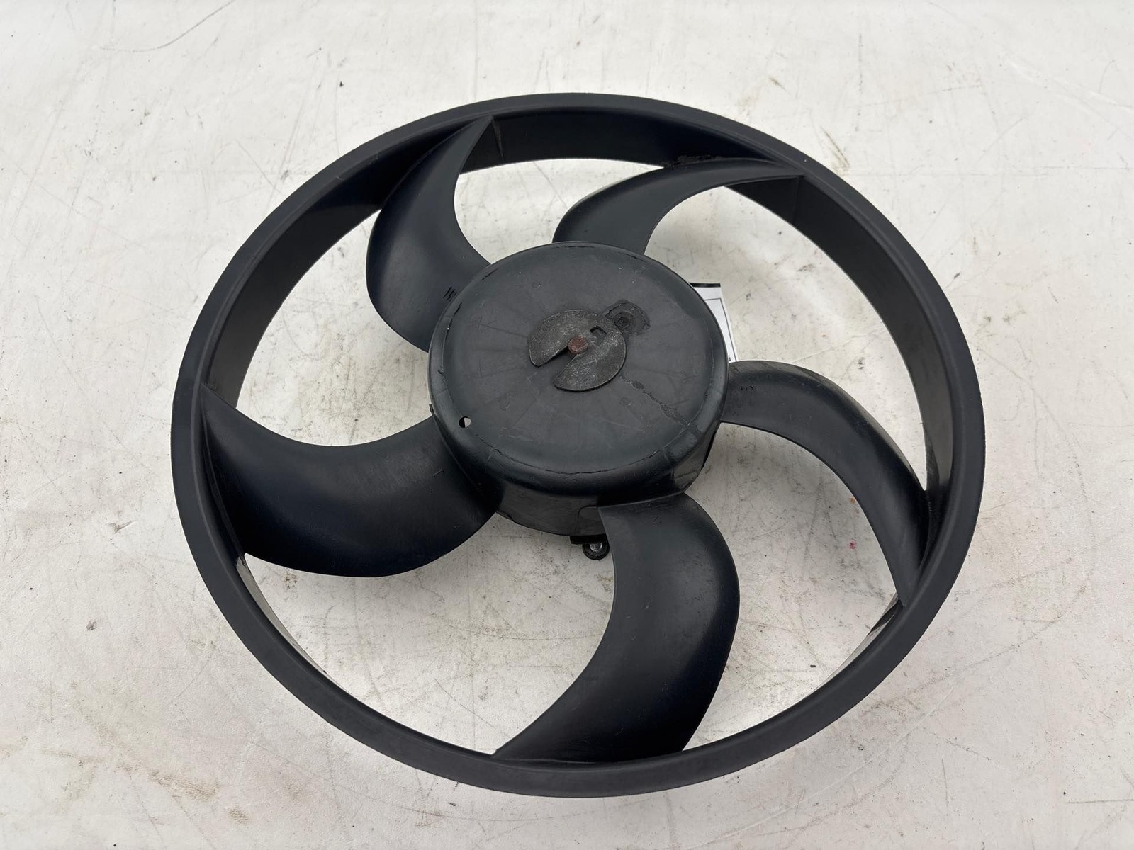 2007 - 2017 GMC Acadia Engine Radiator Cooling Fan Blade W/ Motor OEM
