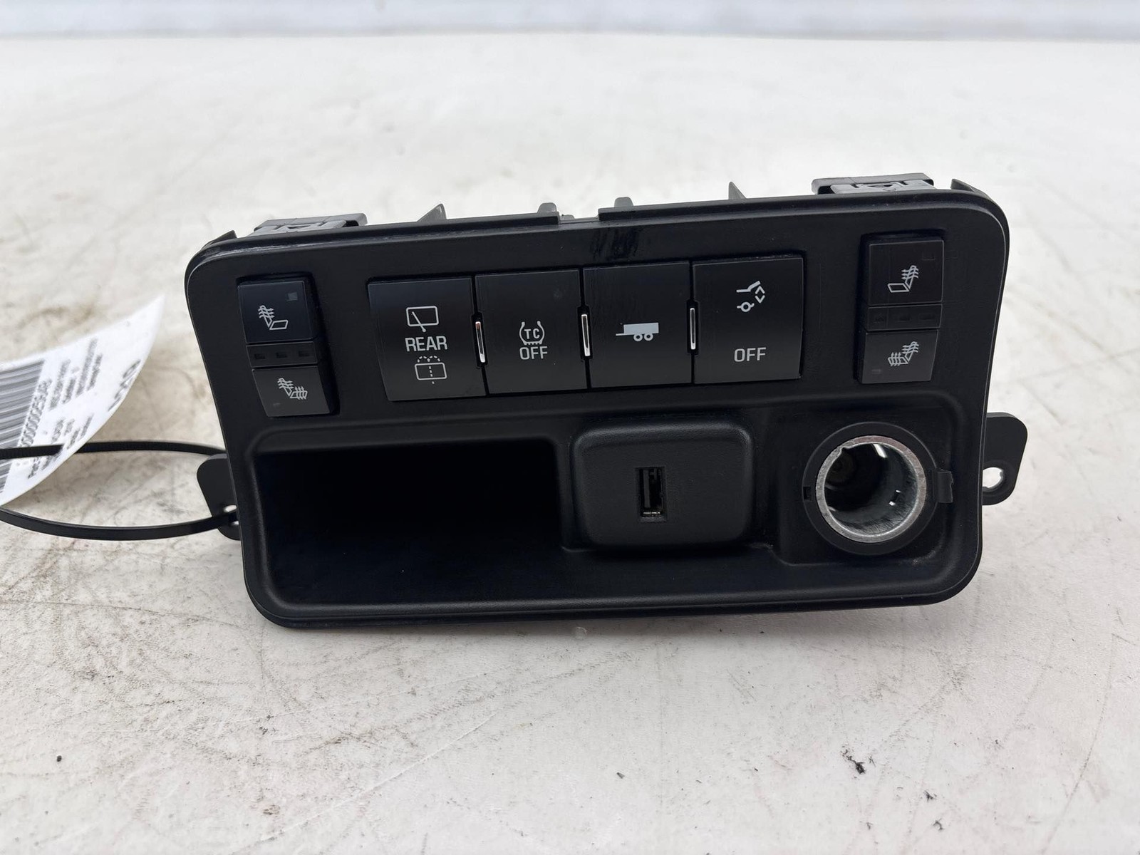 2015 - 2016 GMC Acadia Center Console Switch Panel Bezel Power Outlet OEM