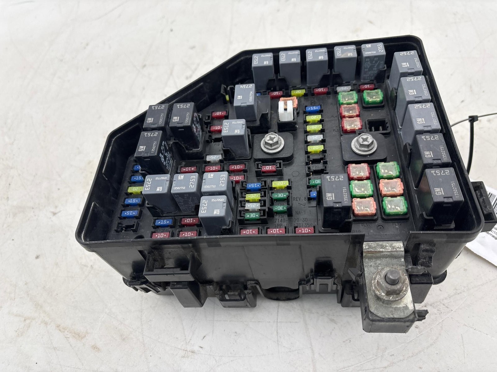 2015 - 2017 GMC Acadia 3.6L Engine Fuse Relay Box OEM