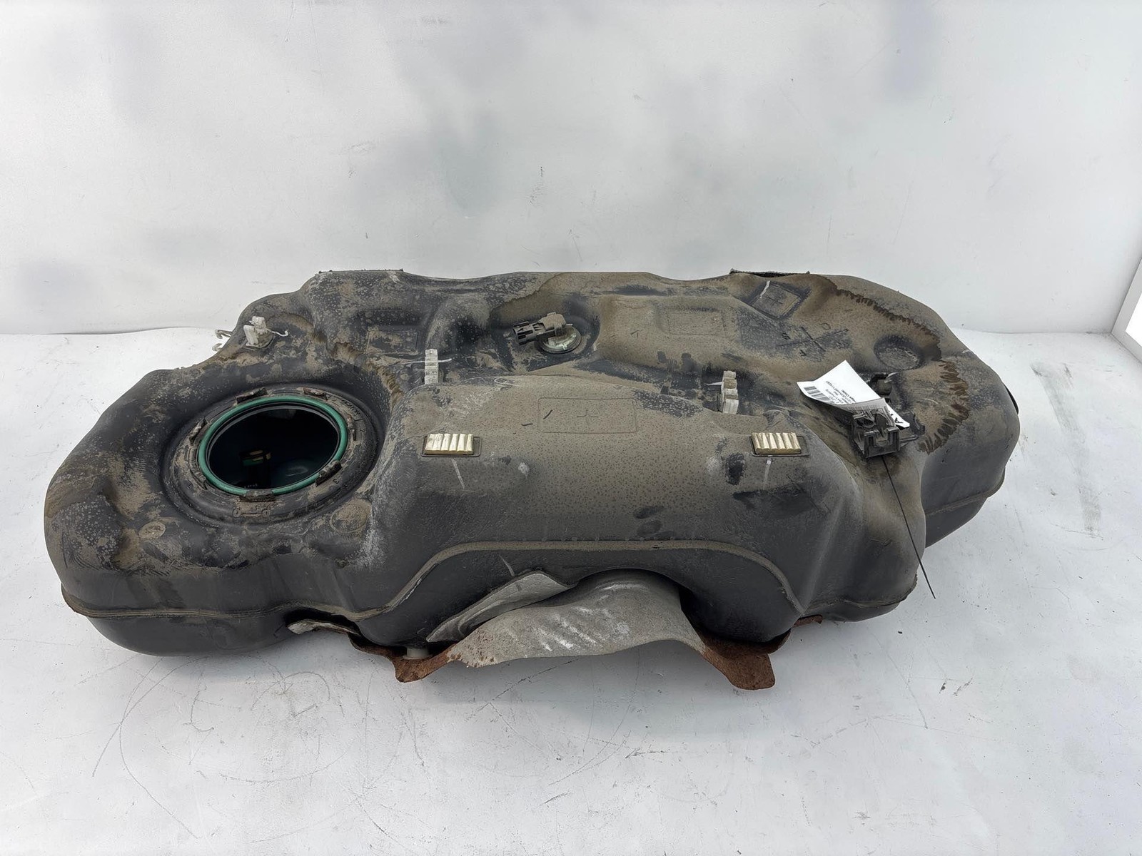 2019-2022 Cadillac Xt4 Fuel Gas Tank Reservoir Oem