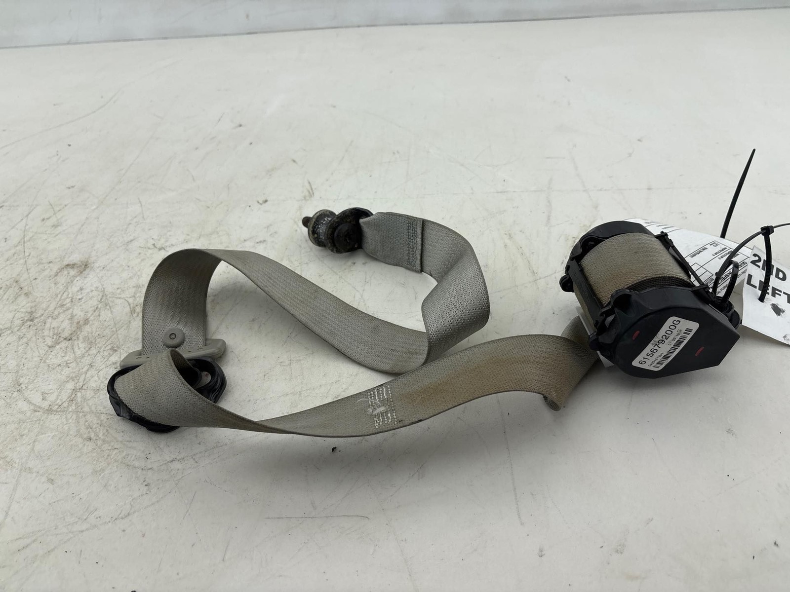 2009 - 2016 GMC Acadia Rear Left 2nd Row Seat Belt Retractor OEM