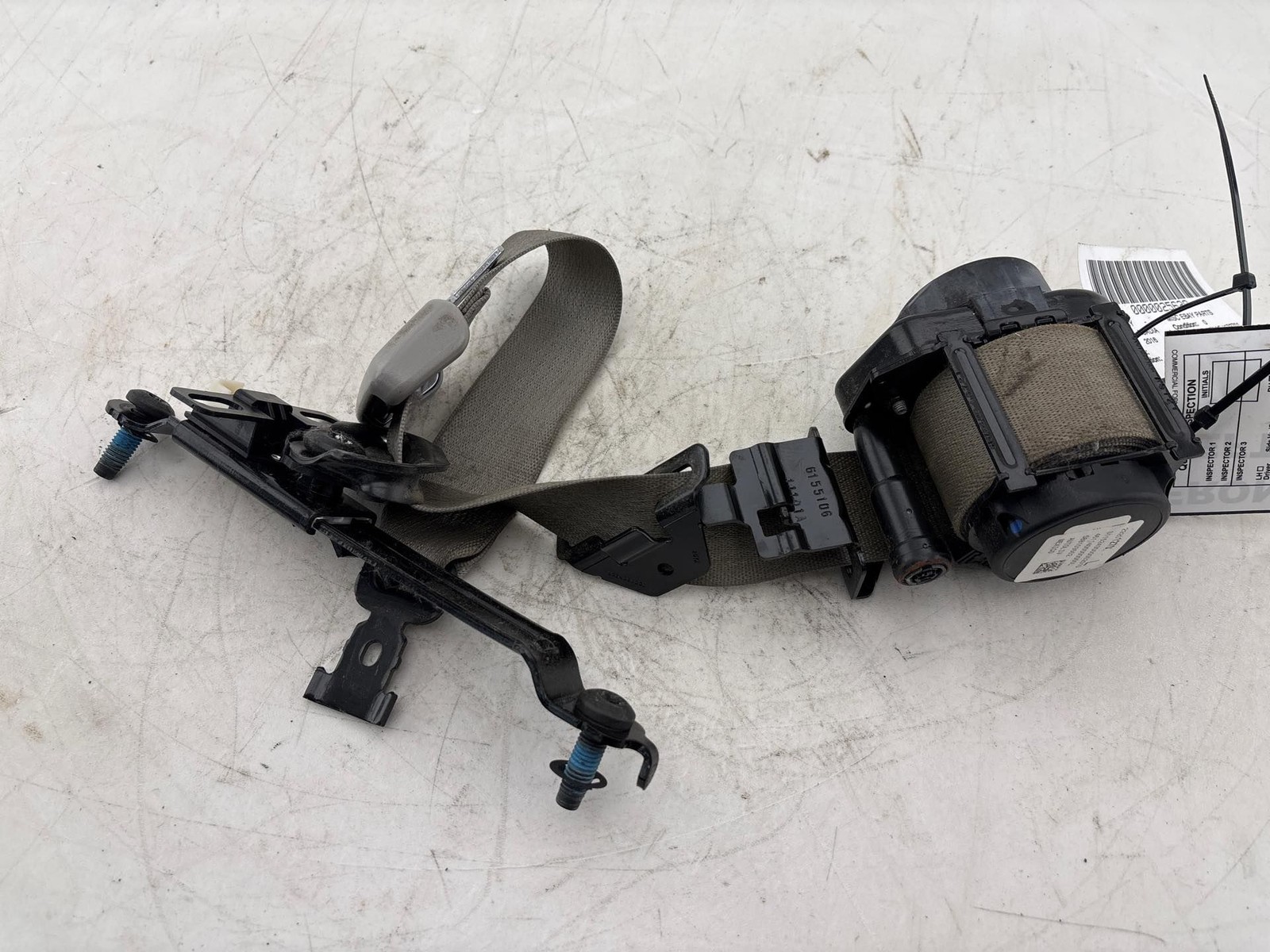 2011 - 2017 GMC Acadia Front Left Driver Side Seat Belt Retractor OEM