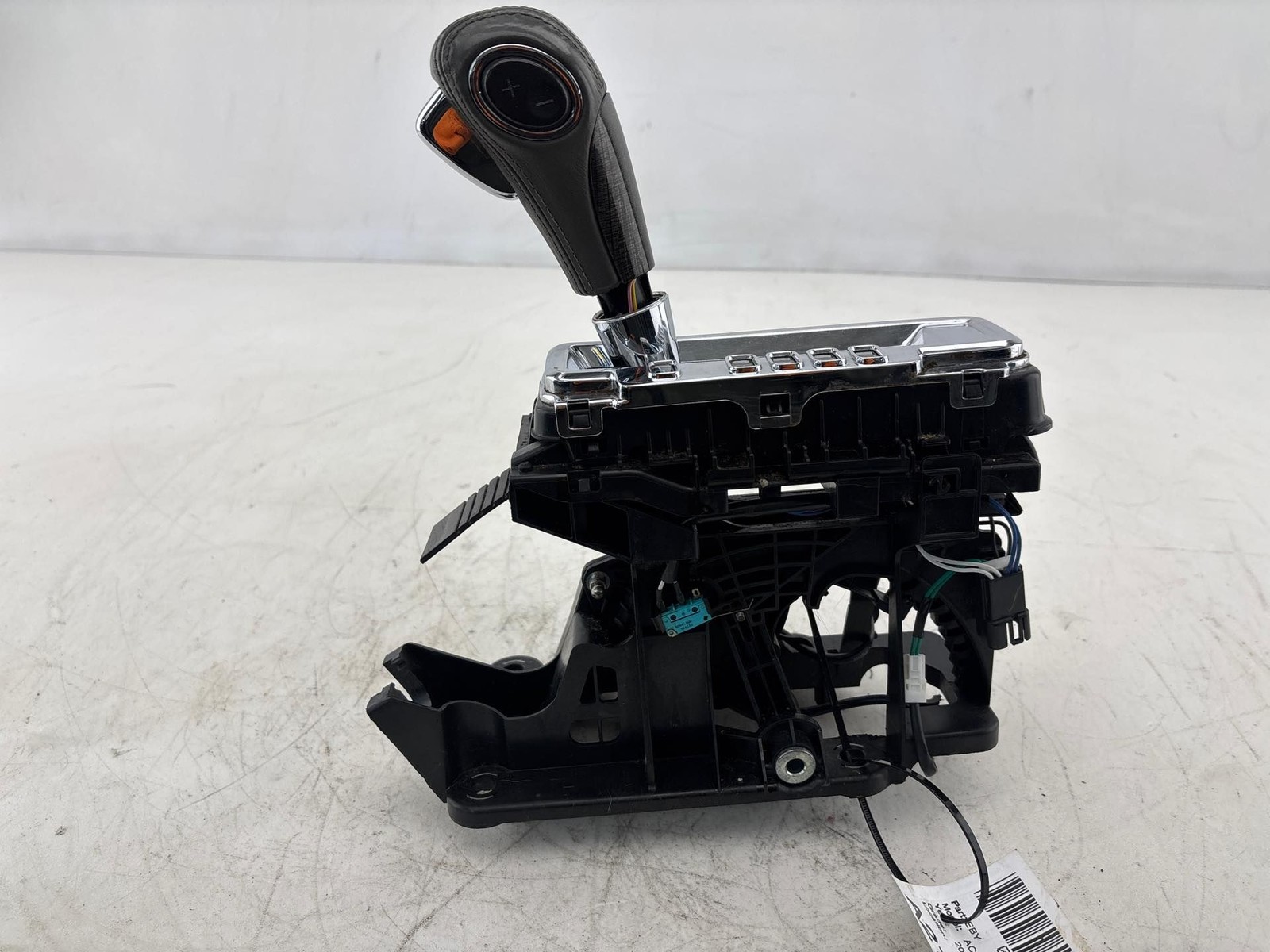 2007-2017 GMC Acadia Auto Transmission Gear Shifter Selector Lever Assembly OEM