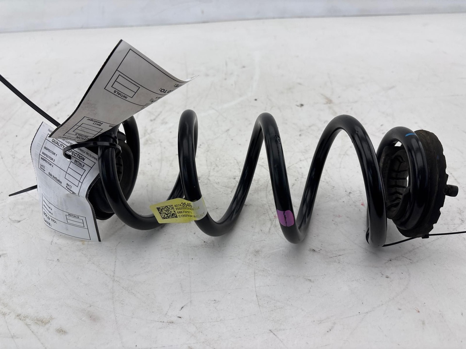 2021-2025 Chevrolet Trailblazer FWD Rear Right Coil Spring OEM 42743546