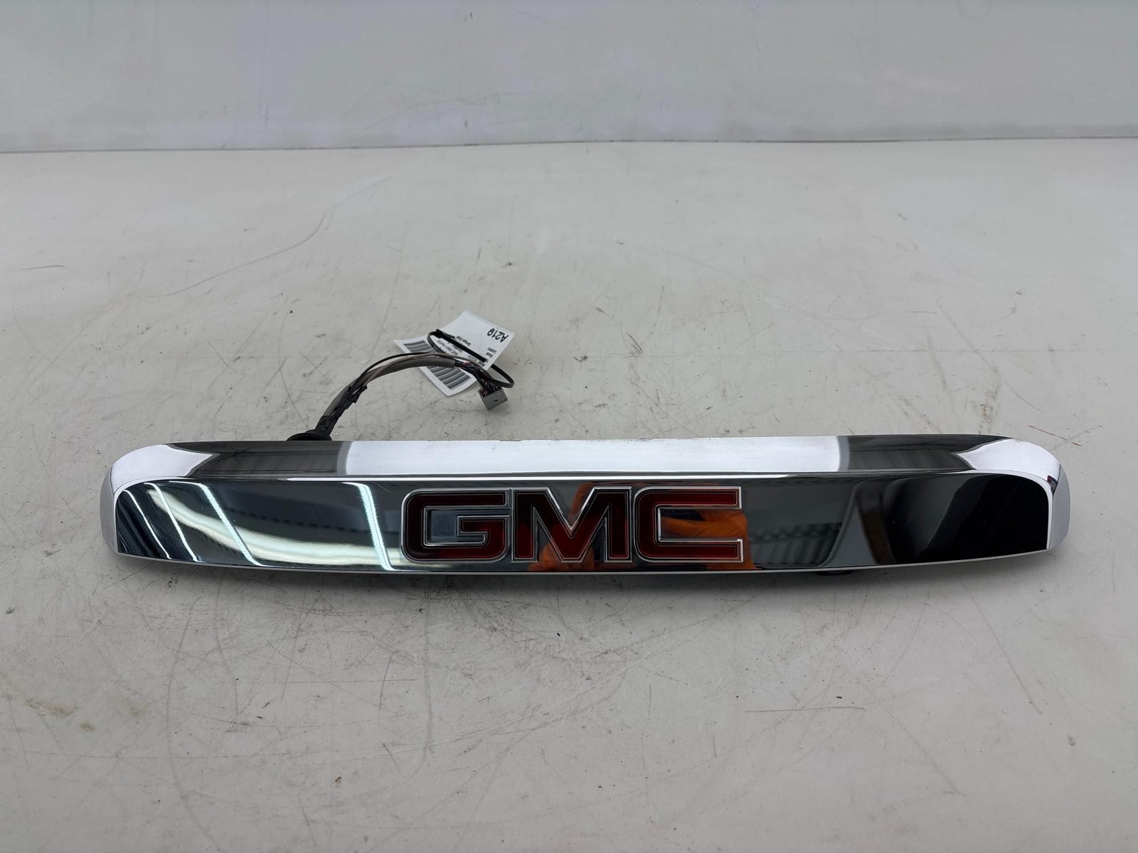 2009 - 2016 GMC Acadia Rear Trunk Gate Lid Chrome Molding Trim W/ Camera OEM