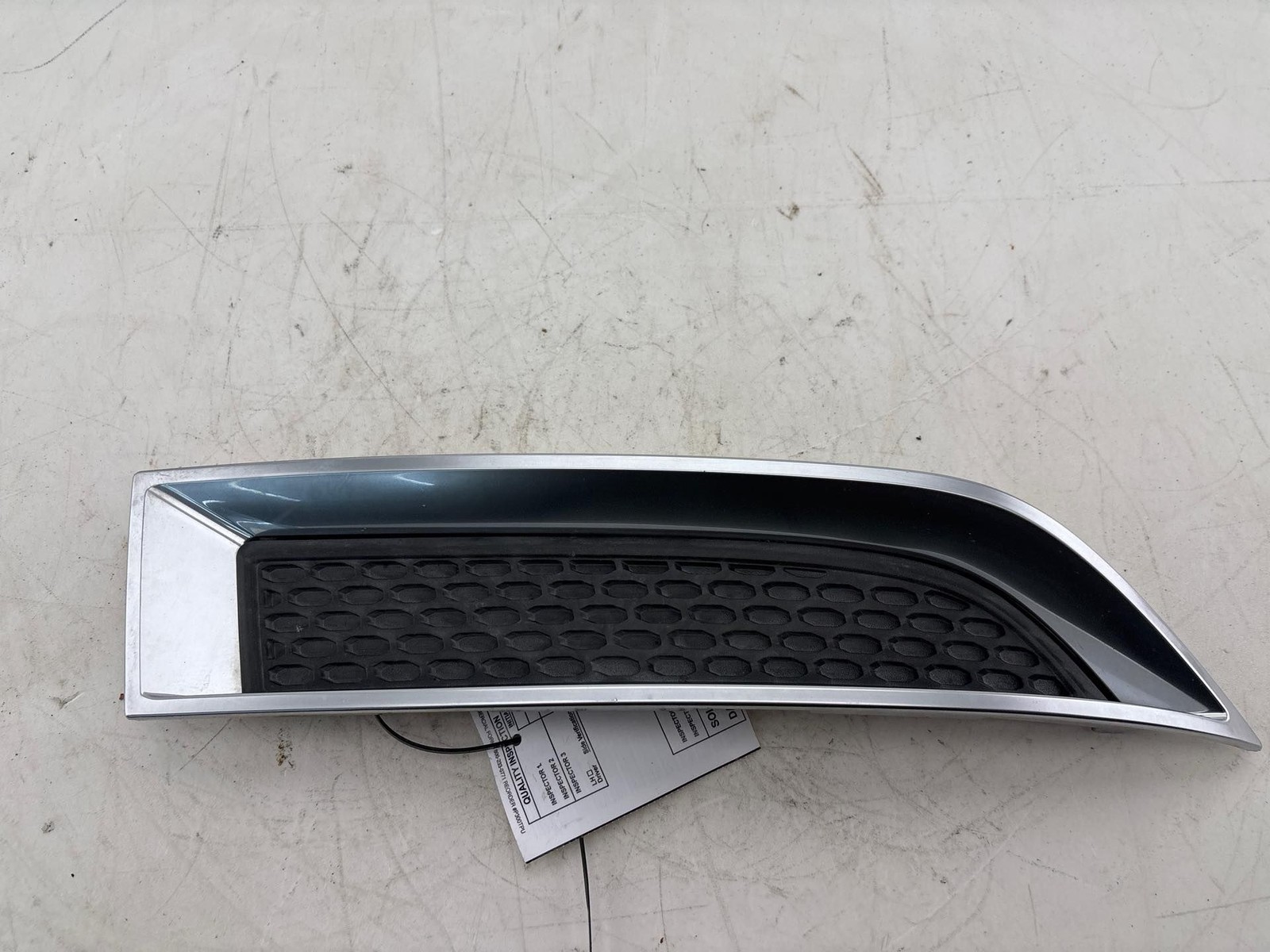 2013 - 2017 GMC Acadia Front Right Upper Bumper Grille Cover OEM