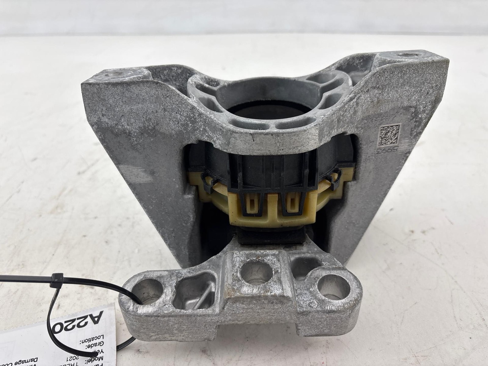2021-2025 Chevrolet Trailblazer Engine Motor Right Mount Bracket OEM