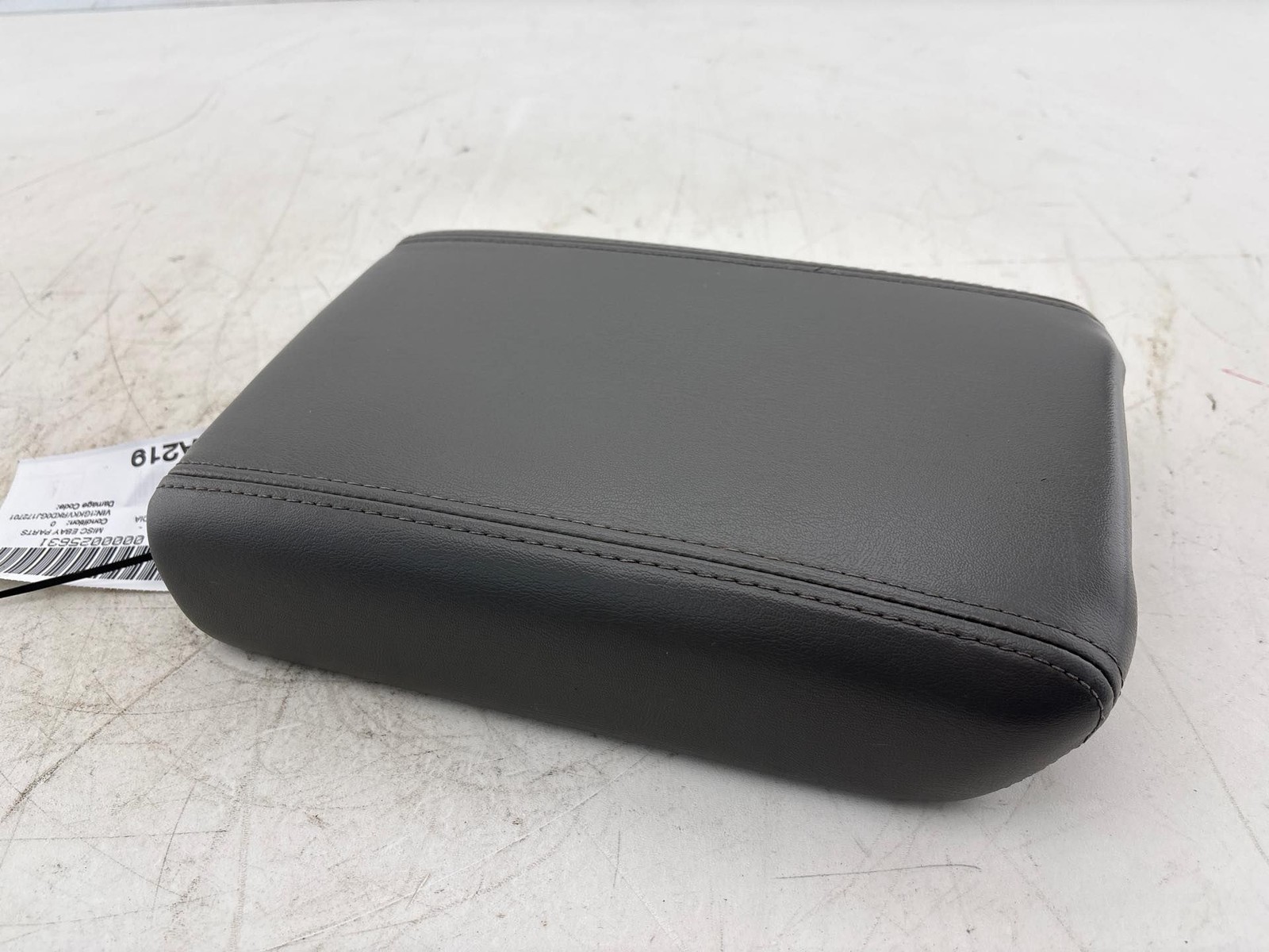2013 - 2017 GMC Acadia Front Center Console Armrest Arm Rest Lid OEM