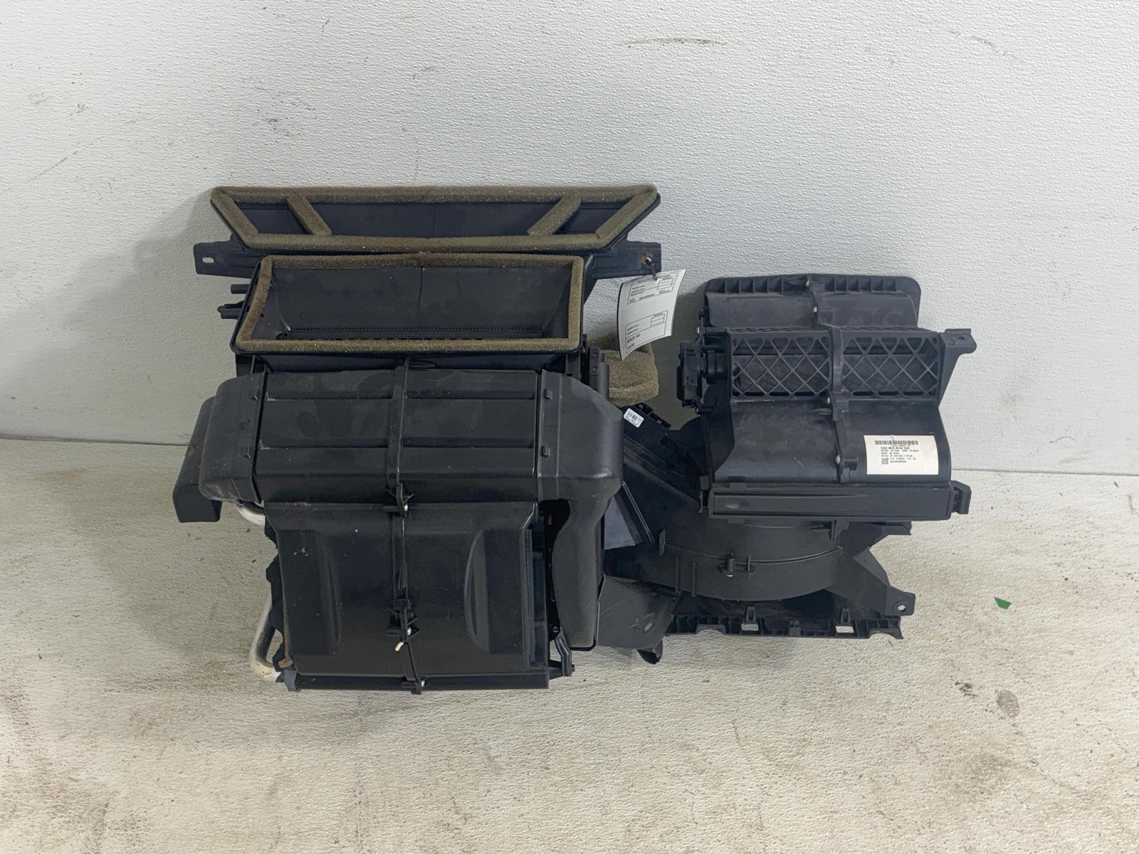 20-24 Ford Transit 350/250/150 A/C Evaporator Heater Assembly Oem Lk41-19B555-Bf