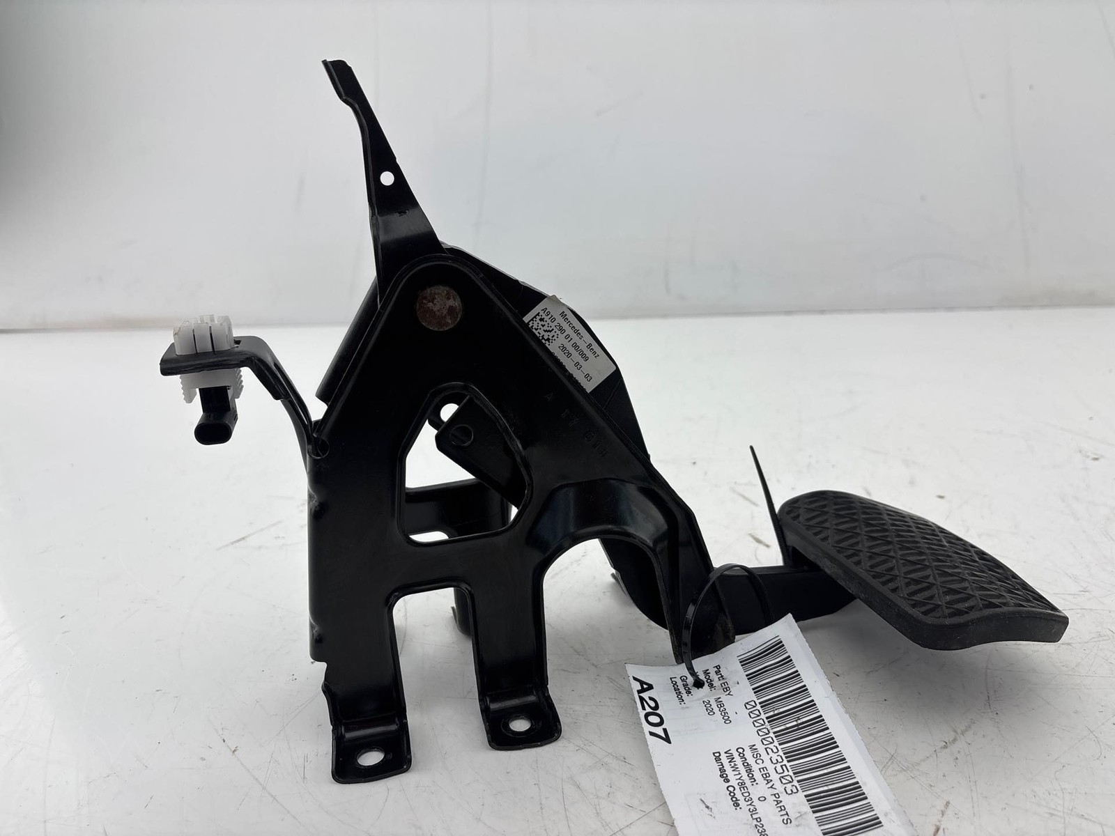 2019 -2022 Mercedes Sprinter 3500 2500 Brake Stop Pedal W/ Bracket OEM