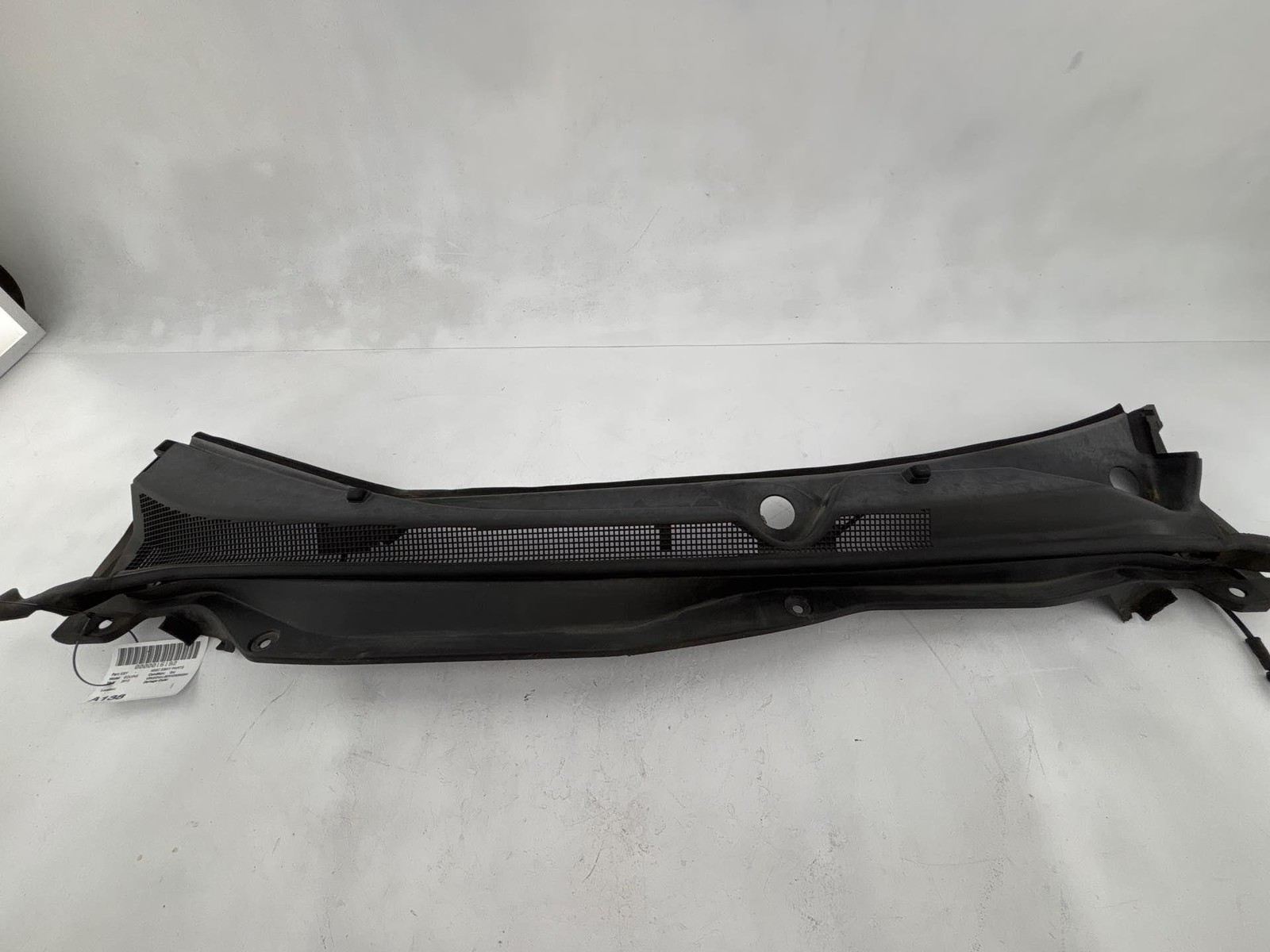 2010-2017 Chevrolet Equinox Windshield Wiper Cowl Panel Vent Oem 23473958