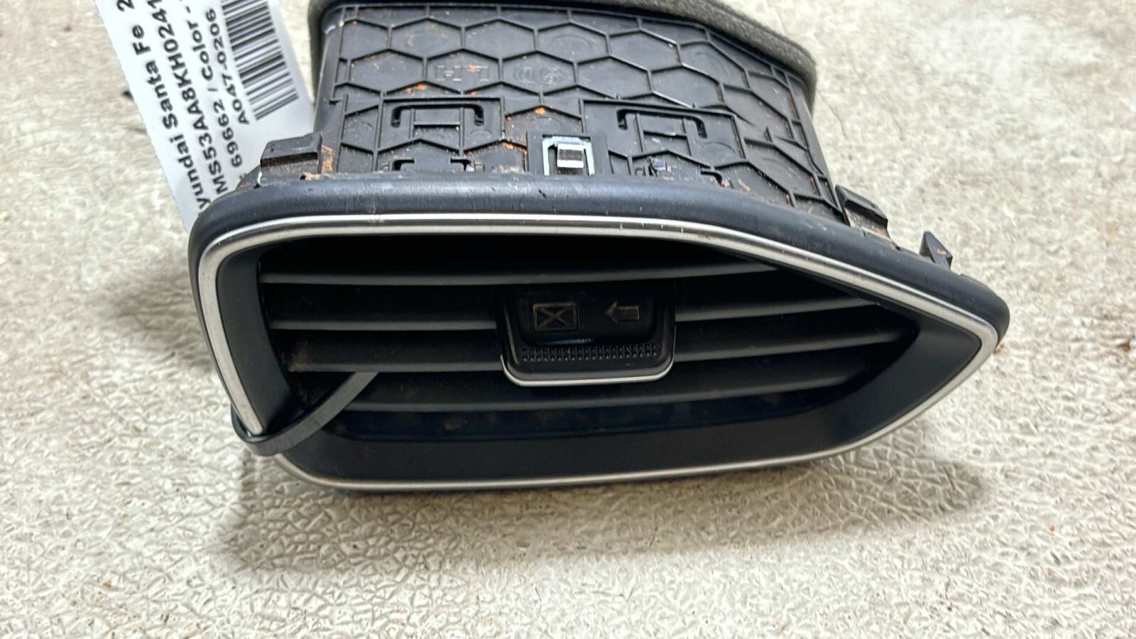2019-2023 Hyundai Santa Fe Right Dash Outer Air Vent Grille Bezel OEM 97490S2000