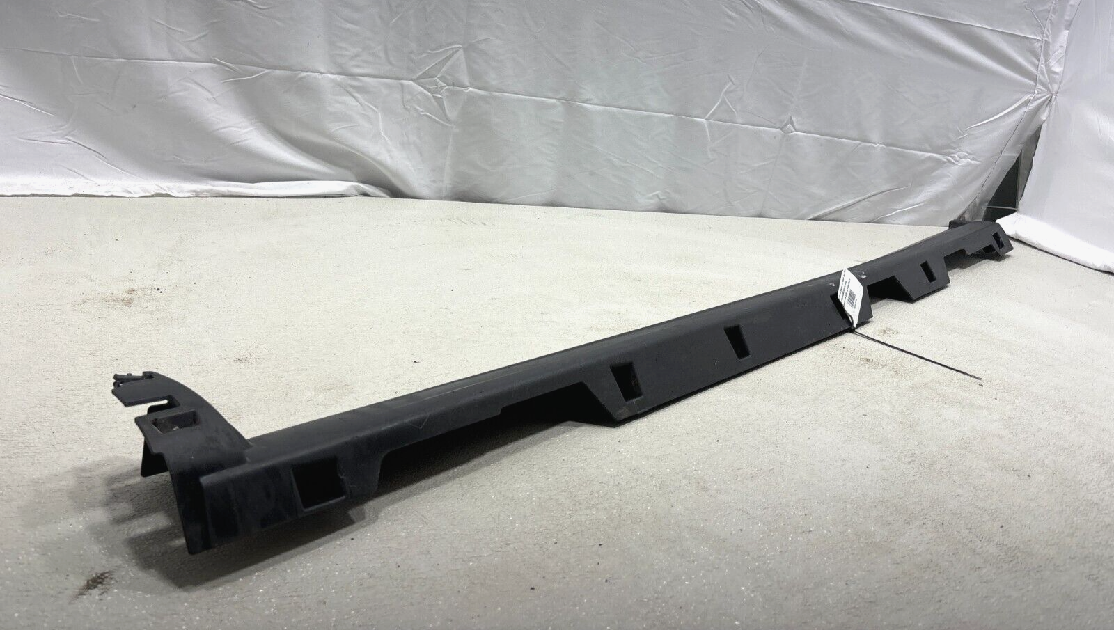 2015-2023 Land Rover Discovery Sport Left Rocker Panel Molding Oem