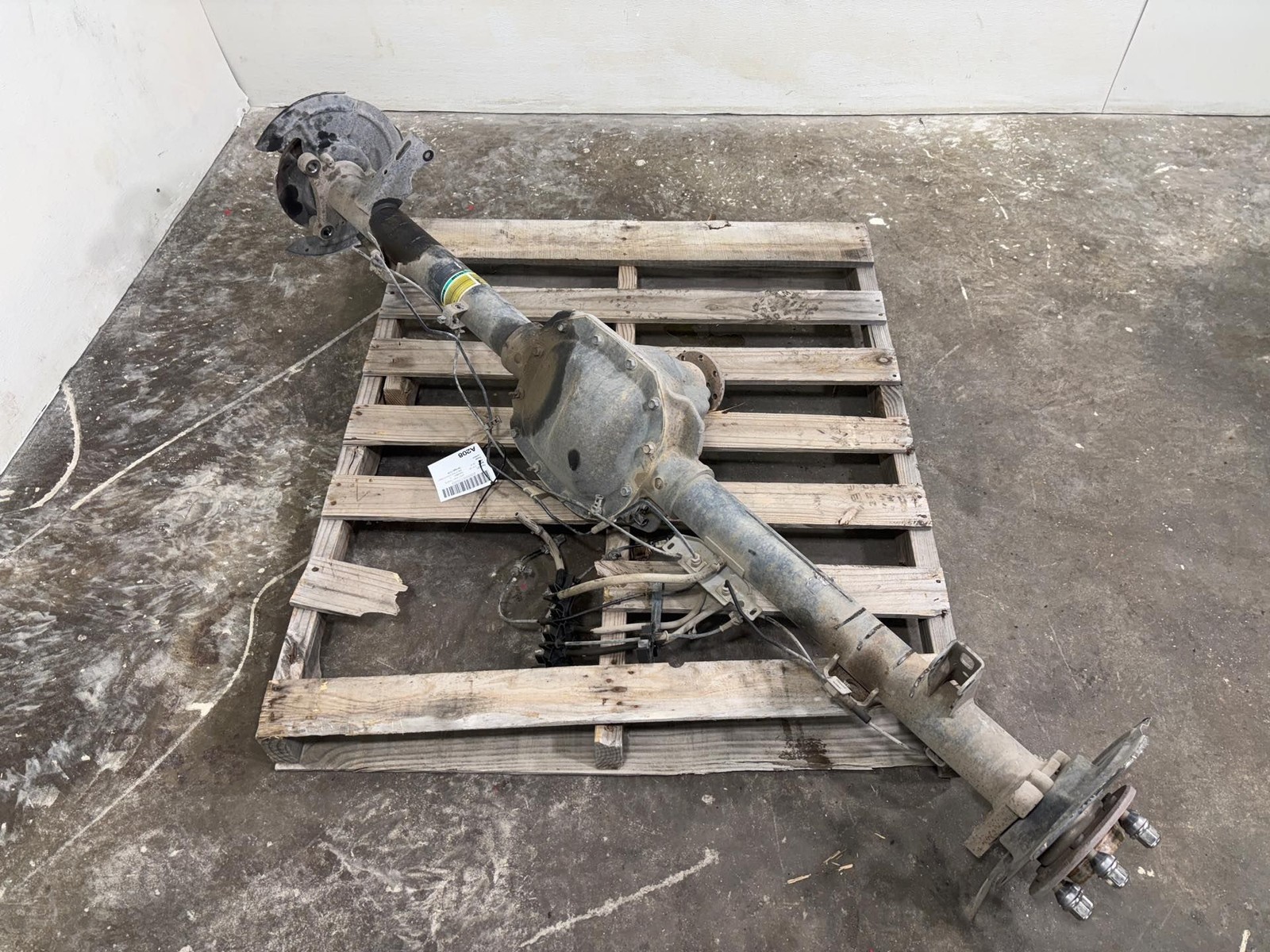 2015-2020 Ford F-150 4WD Rear Axle Assembly 3.73 ratio OEM JL3Z-4010-D