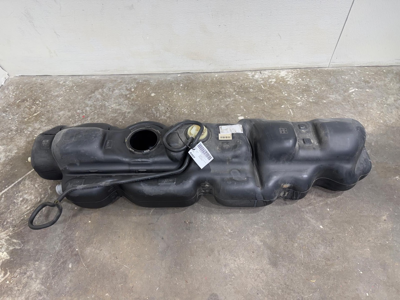 2019 - 2022 Mercedes Sprinter 3500 2500 3.0L Fuel Diesel Tank Reservoir OEM
