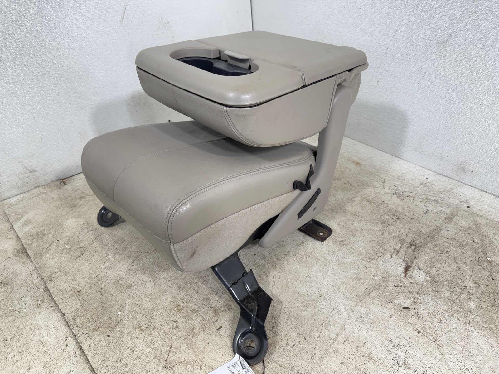 2008-2010 Ford F-350/250 Front Centar Folding Jump Seat Oem