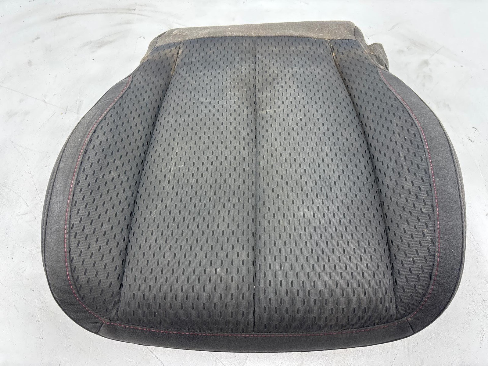 2012-2013 Chevrolet Equinox Front Right Lower Seat Bottom Cushion Oem