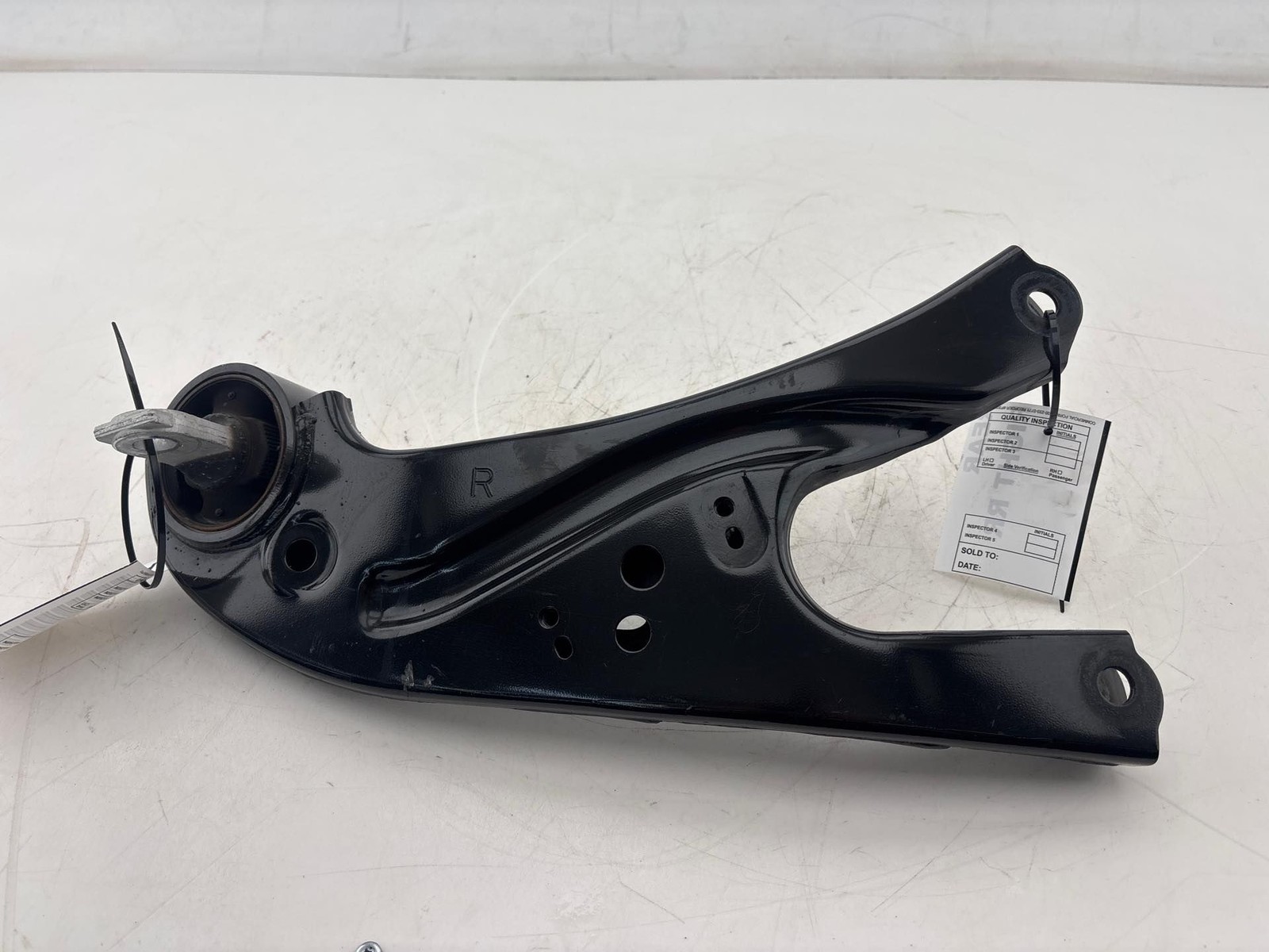 21-25 TOYOTA SIENNA 2.5L Rear Right trailing arm OEM