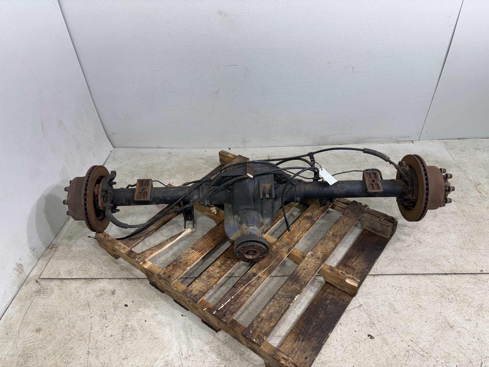 2008-2010 Ford F-350/250 Rear Axle Assembly 4.10 Ratio Oem