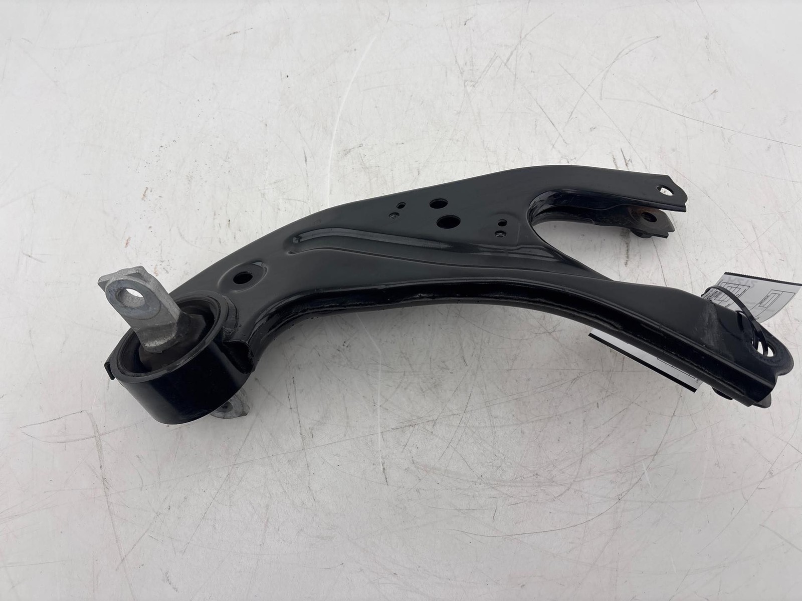21-25 TOYOTA SIENNA 2.5L Rear Left trailing arm OEM