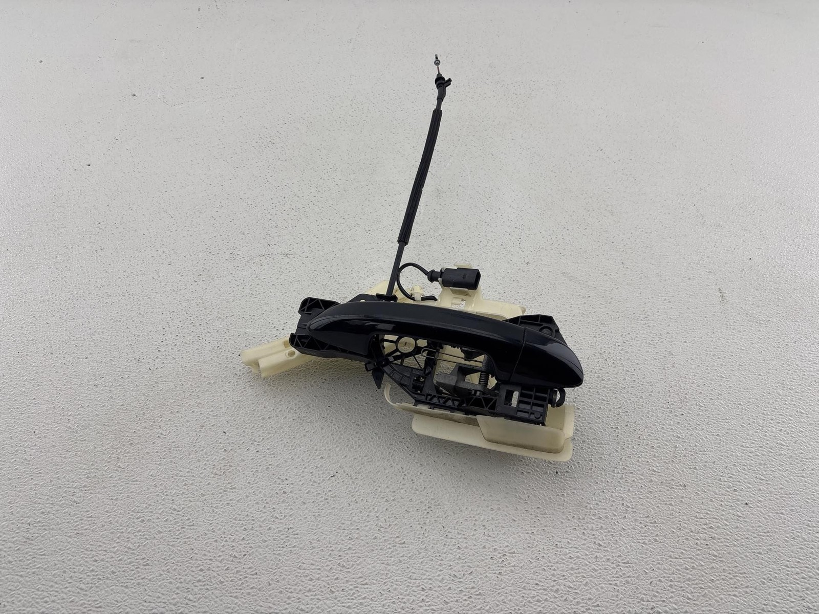 2009-2017 VOLKSWAGEN CC Front Right Exterior Door Handle Black OEM