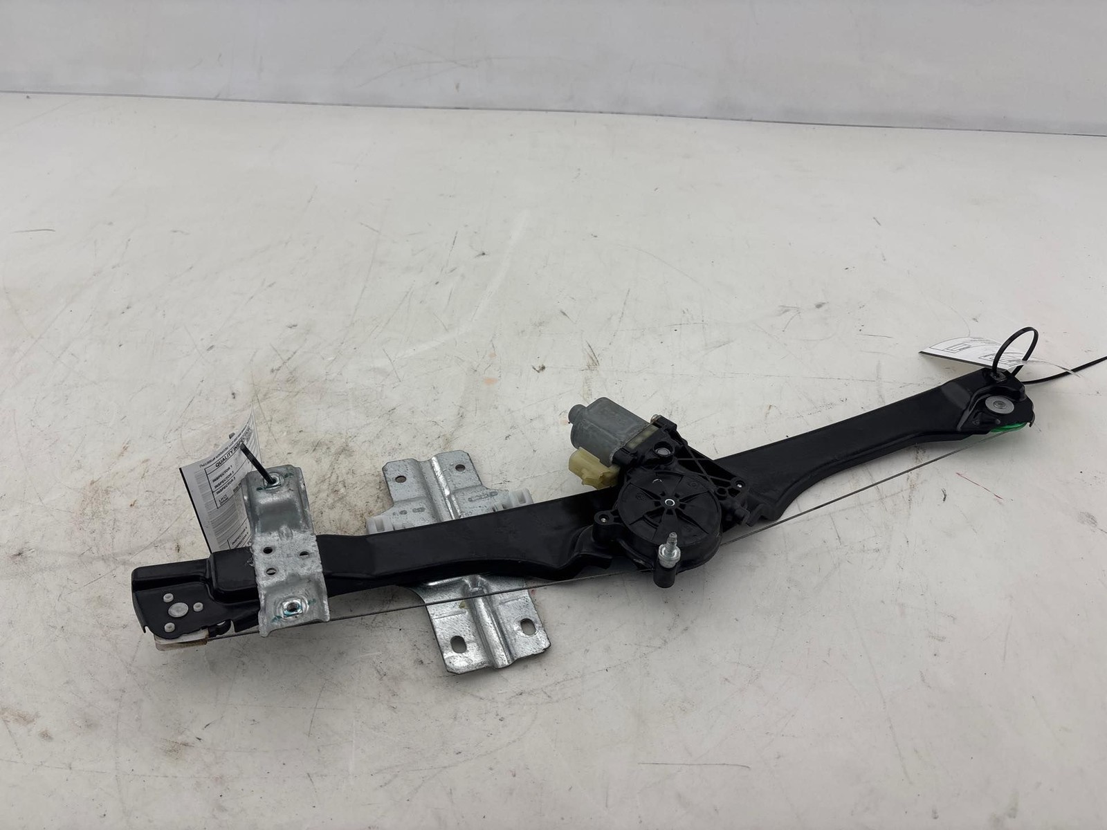 2013 - 2017 GMC Acadia Front Left Driver Side Door Window Regulator W/ Motor OEM