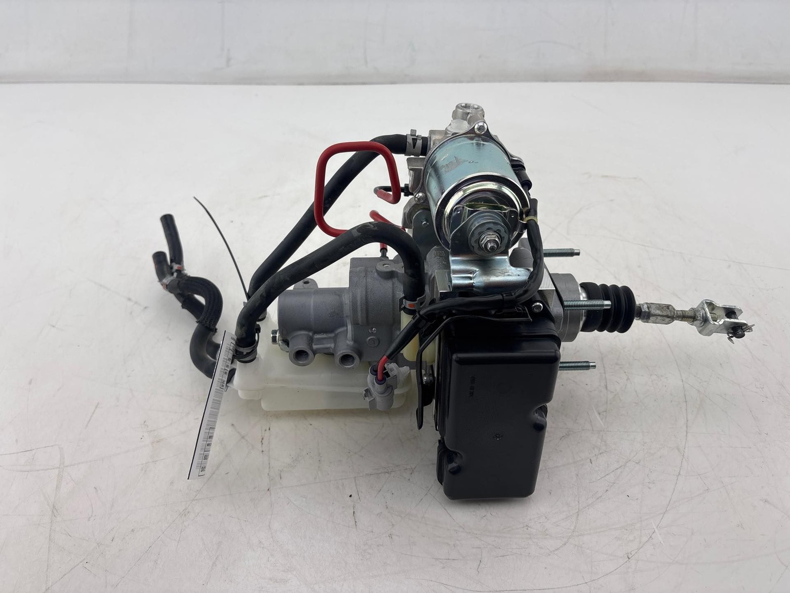 2025 Toyota Sienna Brake Booster Master Cylinder W/ Reservoir OEM