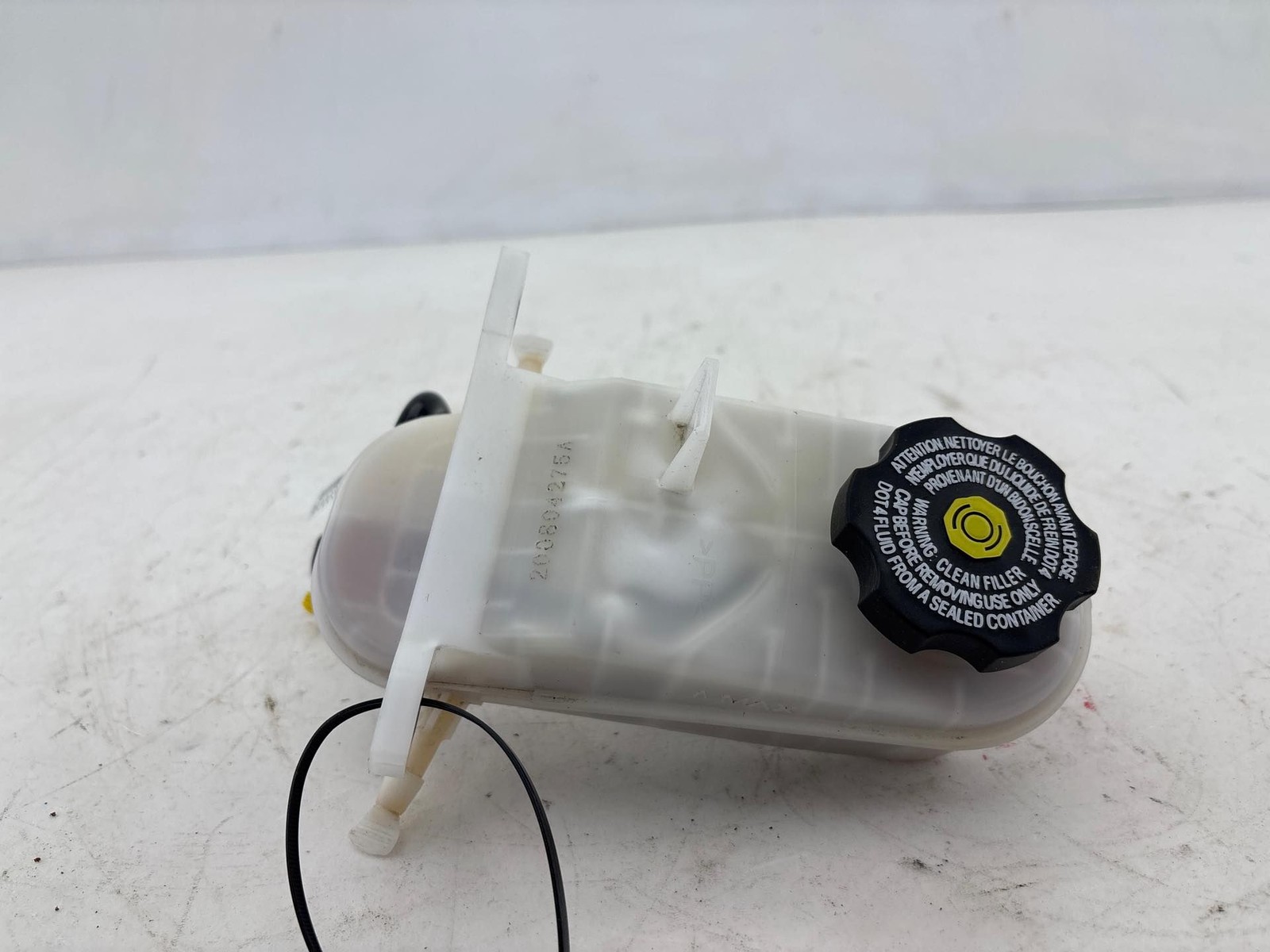 2021-2021 Chevrolet Trailblazer Brake Master Cylinder Reservoir Tank OEM