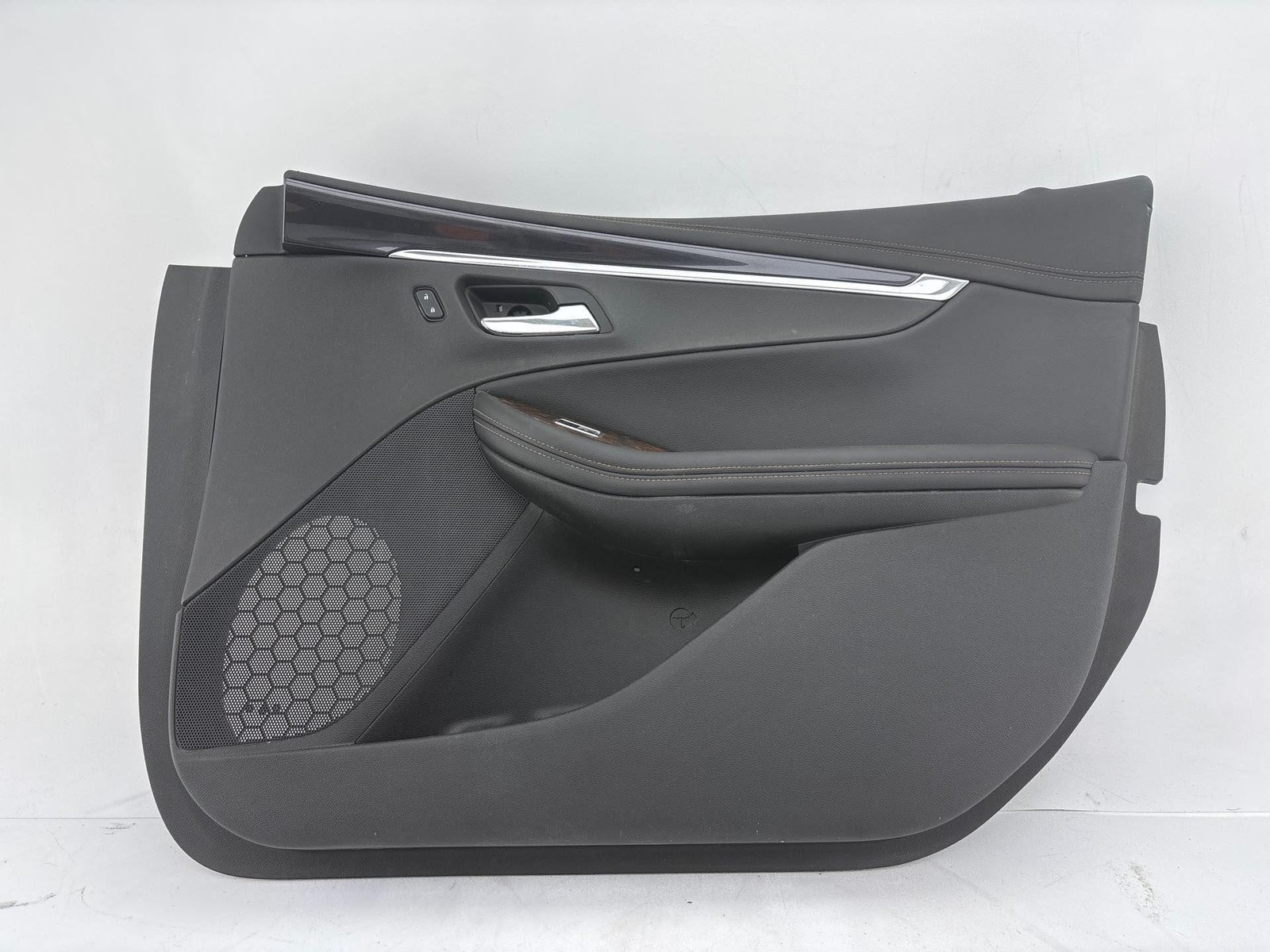 2014-2015 Chevy Impala Front Right Passenger Side Interior Door Panel Trim OEM