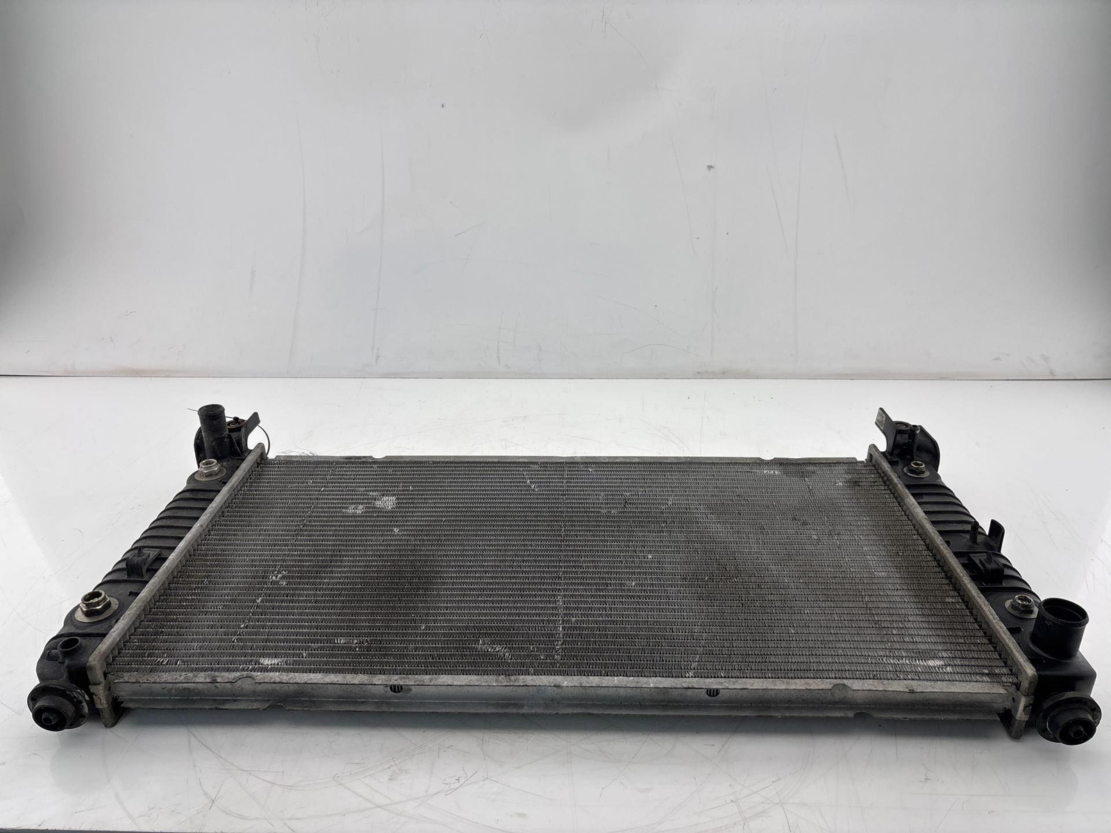 2009-2014 Chevrolet Tahoe Engine Cooling Radiator Assembly OEM