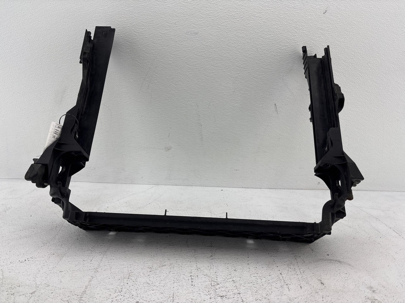 2010 - 2013 Bmw X5 E70 Radiator Core Support Mount Bracket Oem