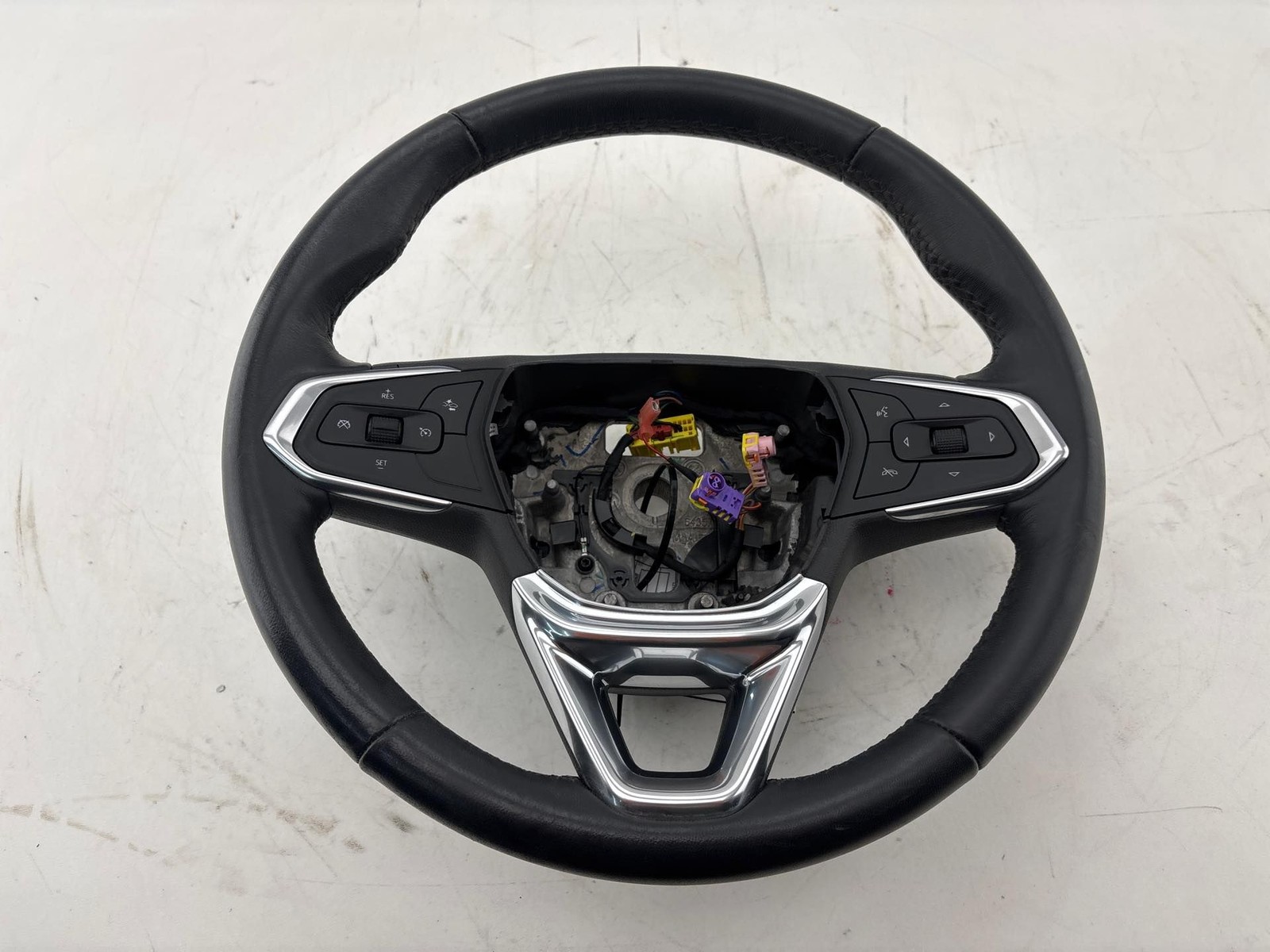 2021-2022 Chevrolet Trailblazer Steering Wheel W/ Switch Button OEM