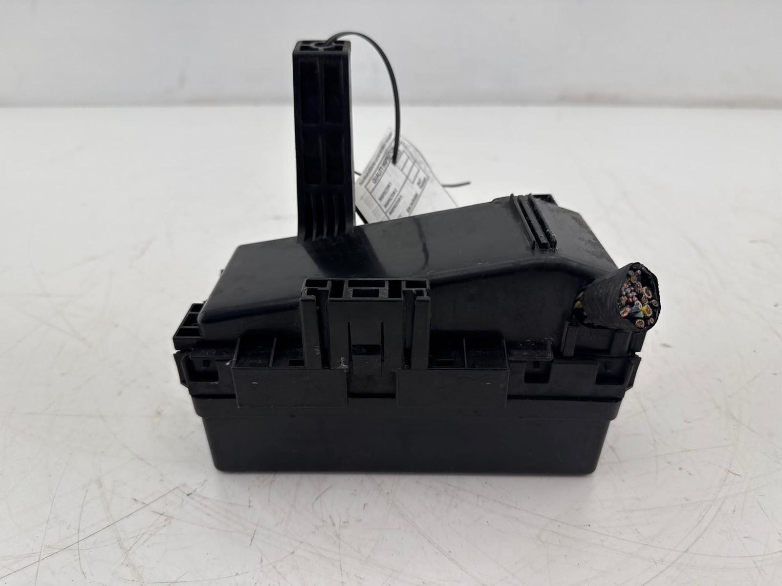 2005 -2006 Nissan Pathfinder 4.0L Engine Fuse Relay Box OEM